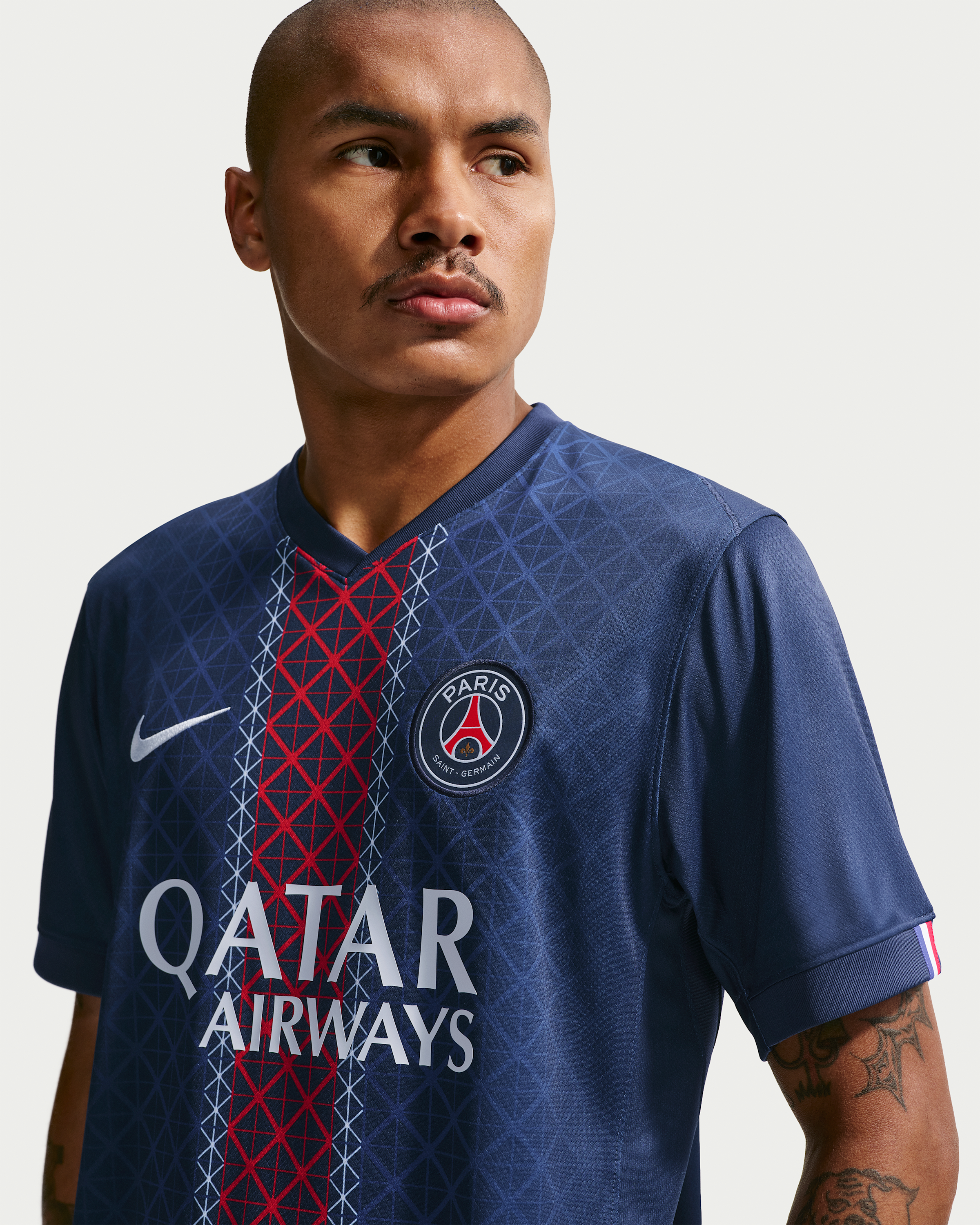 Paris Saint-Germain 2025/26 Stadium Home Men's Nike Dri-FIT Football Replica Shirt - Midnight Navy/Midnight Navy/White - View 3