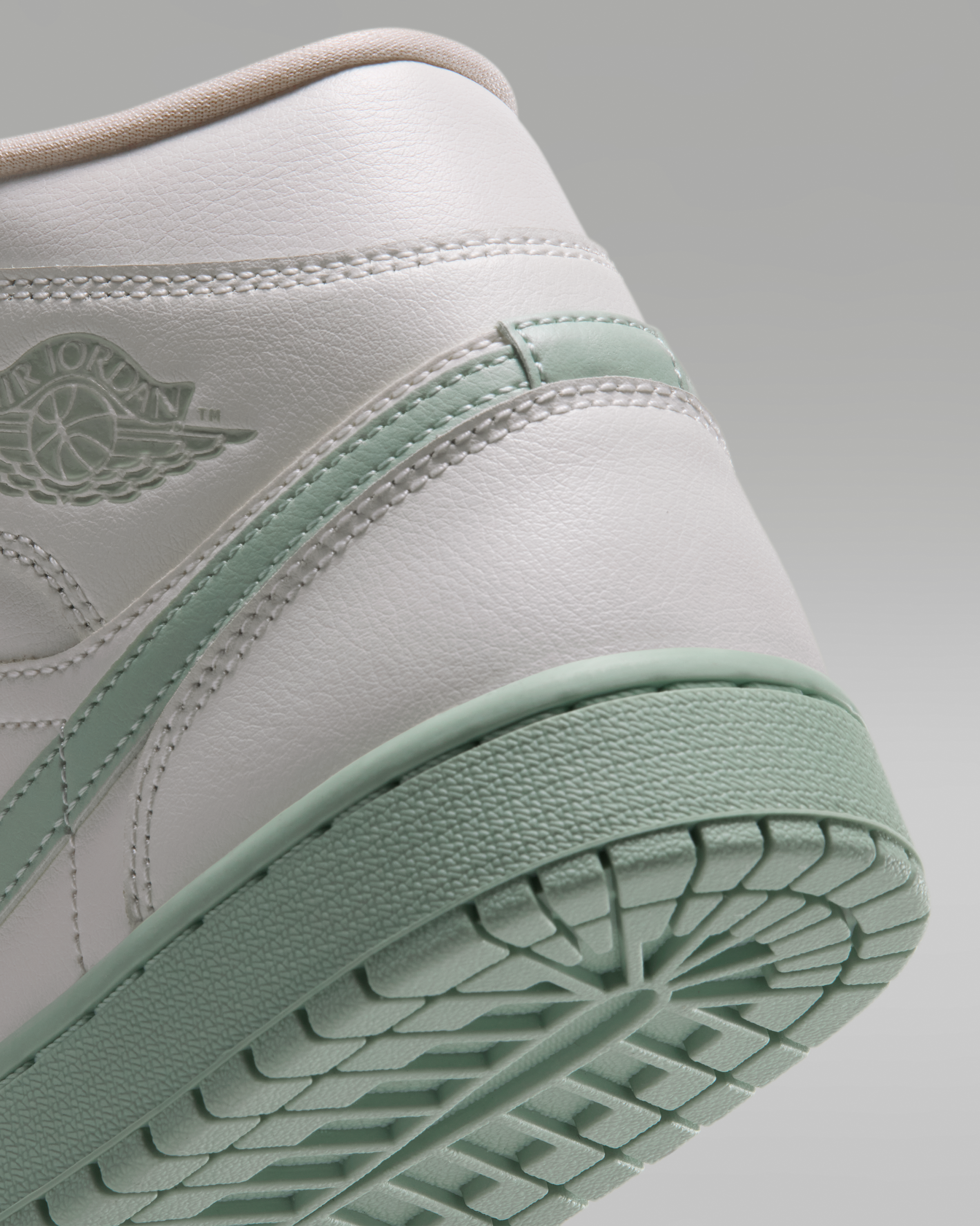 Air Jordan 1 Mid Women's Shoes - Sail/Pistachio Frost - View 8