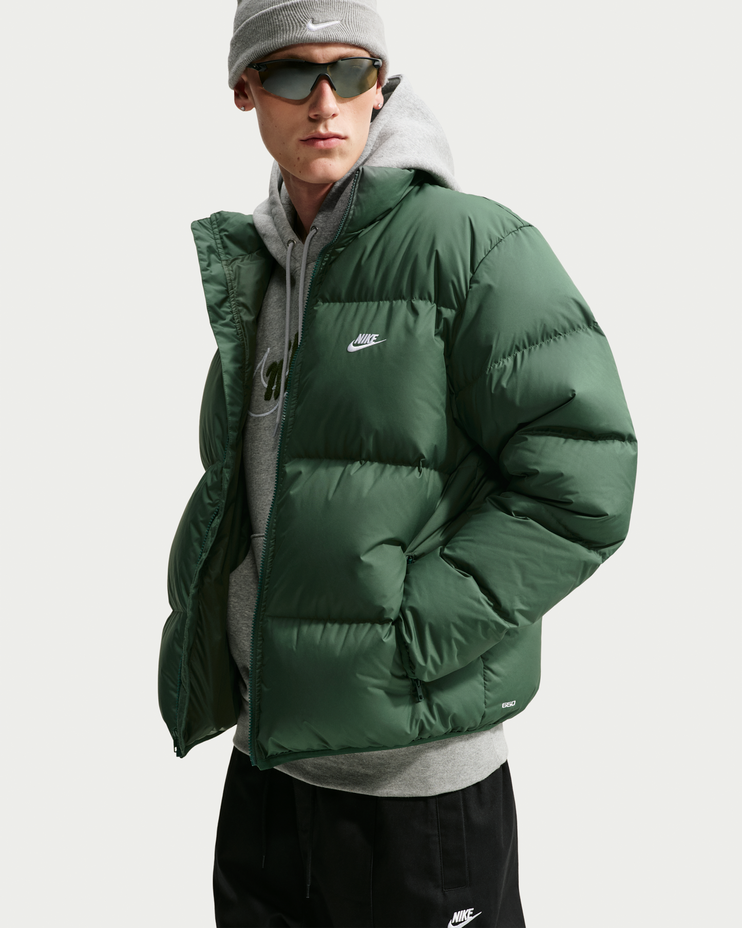 Nike Sportswear Club Men's Therma-FIT Down Puffer Jacket - Fir/White - View 3