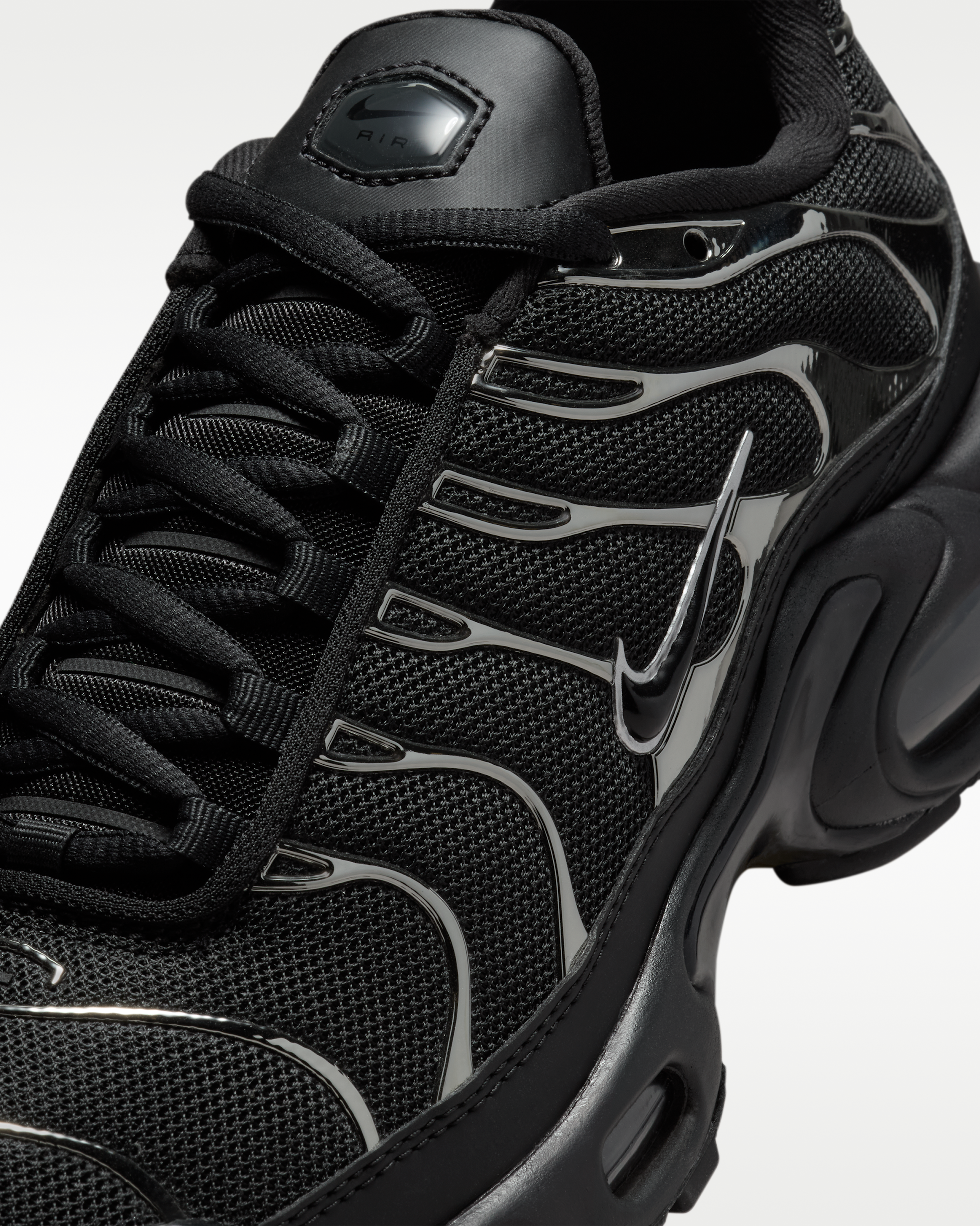 Nike Air Max Plus SE Women's Shoes - Black/Metallic Silver/Laser Crimson/Off-Noir - View 6