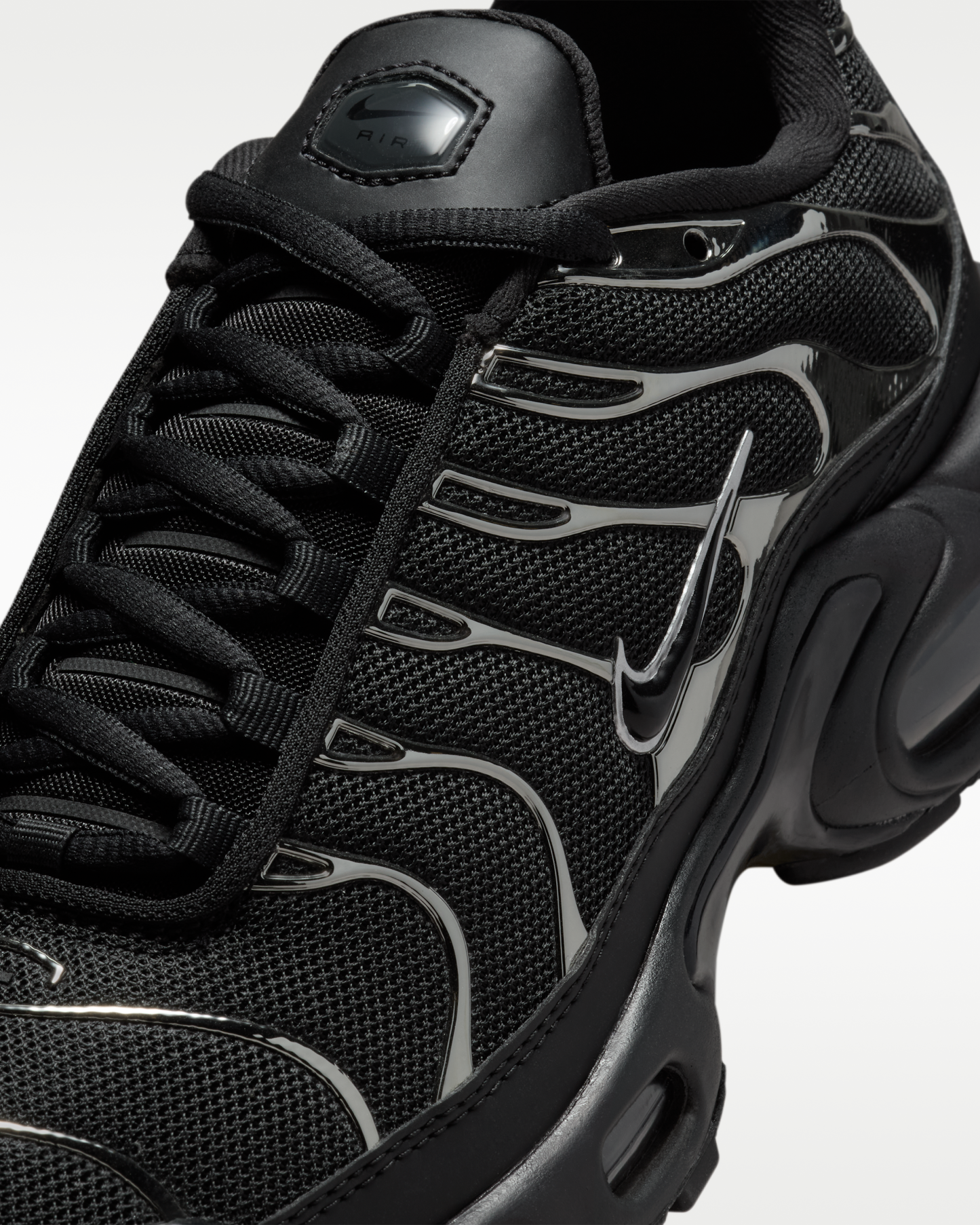 Nike Air Max Plus SE Women's Shoes - Black/Metallic Silver/Laser Crimson/Off-Noir - View 6