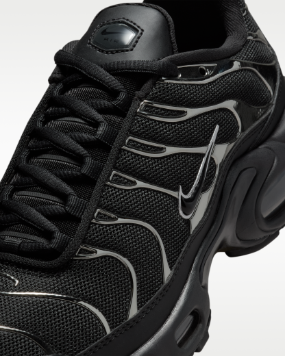 Nike Air Max Plus SE Women's Shoes - Black/Metallic Silver/Laser Crimson/Off-Noir - View 6