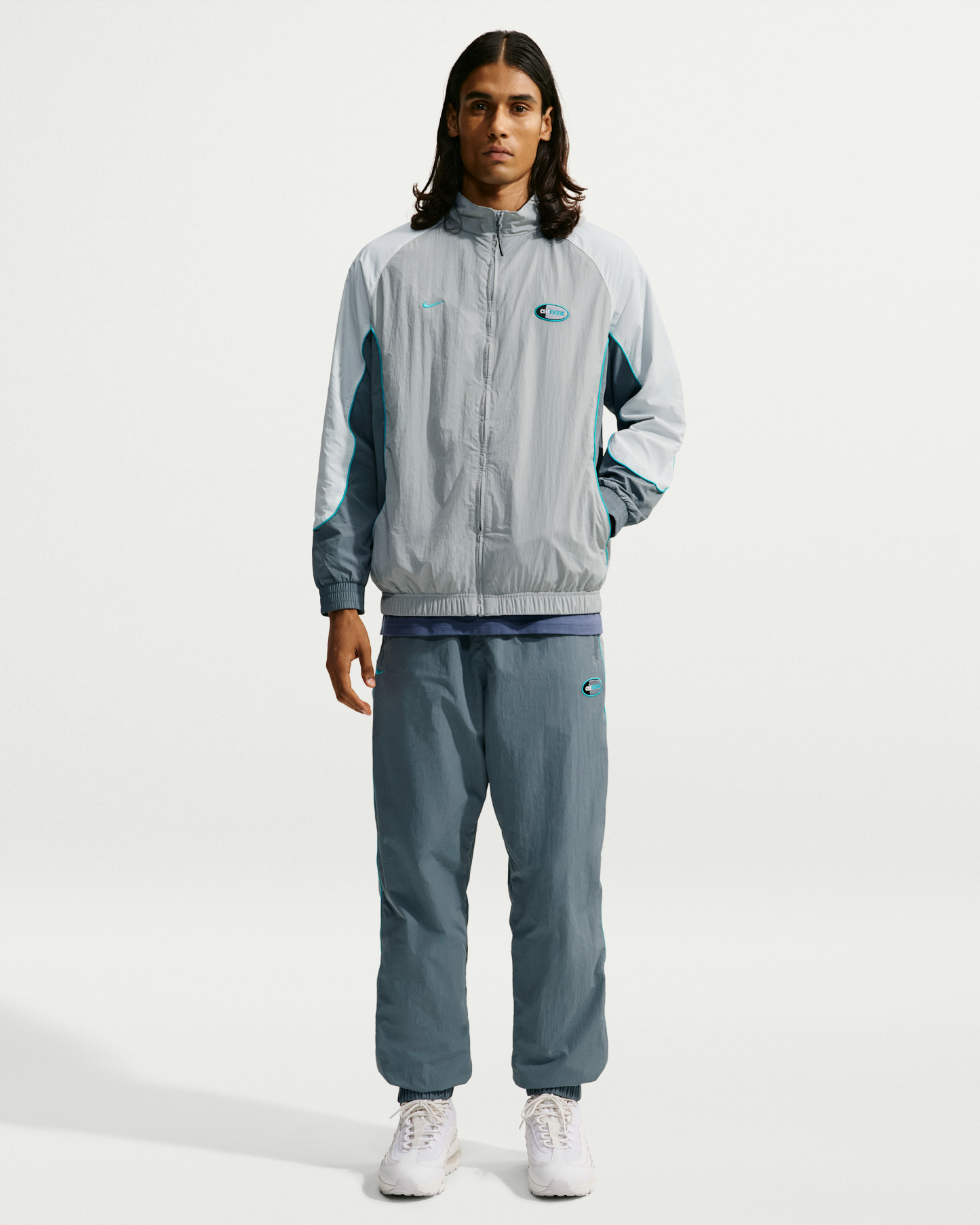 Nike Air Max 95 Men's Woven Jacket - Light Smoke Grey/Cool Grey/Summit White/Dusty Cactus - View 4