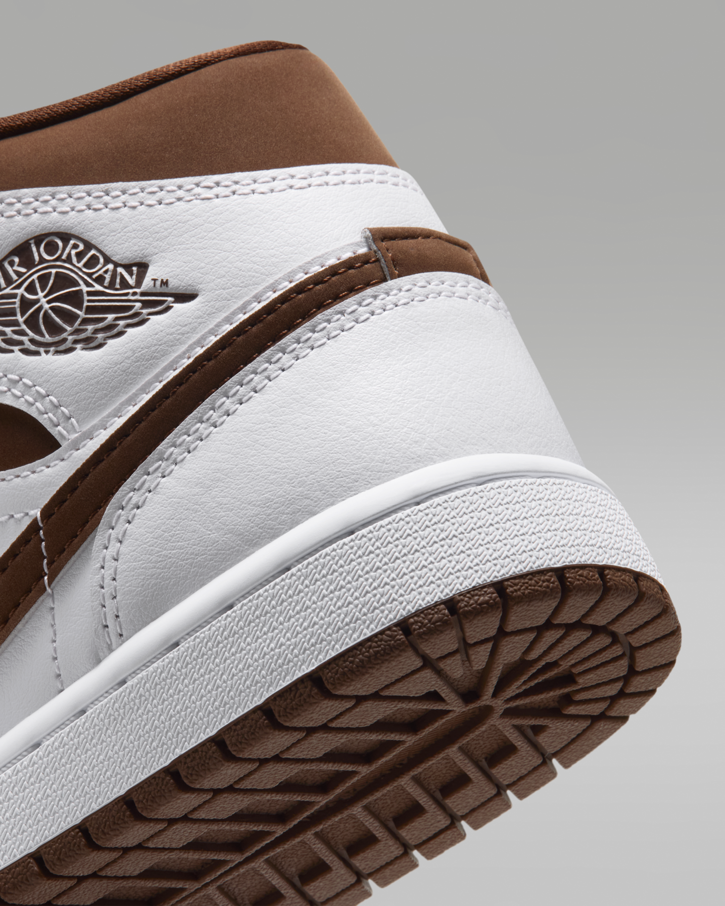 Air Jordan 1 Mid Women's Shoes - White/Cacao Wow/Cacao Wow - View 8