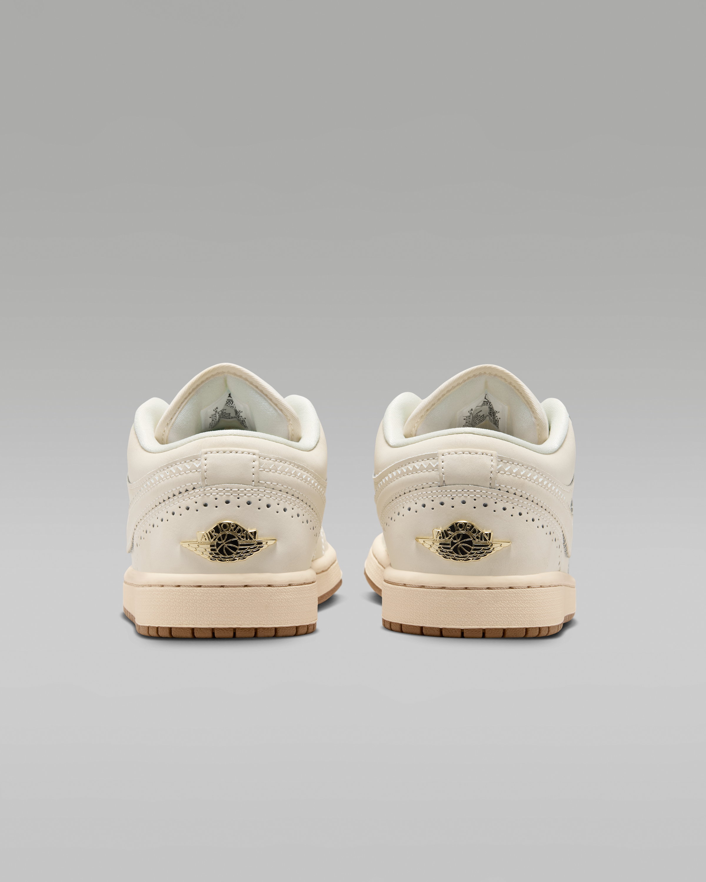 Air Jordan 1 Low SE Women's Shoes - Chalk/Metallic Gold/Pearl White/Chalk - View 6