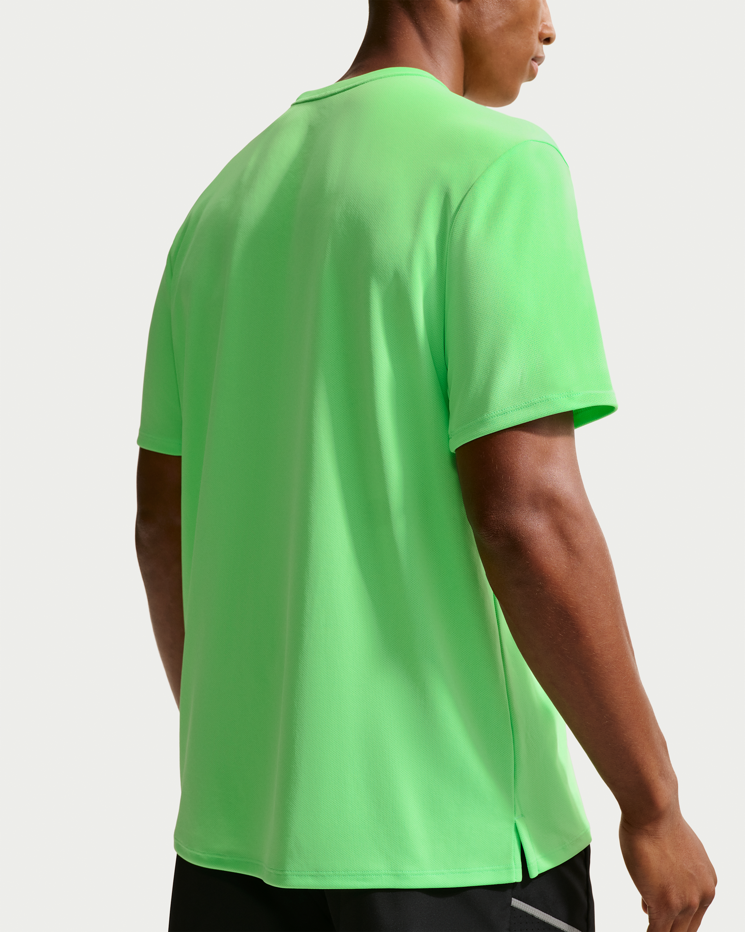 Nike Miler Men's Dri-FIT Short-Sleeve Running Top - Illusion Green/Cucumber Calm - View 2