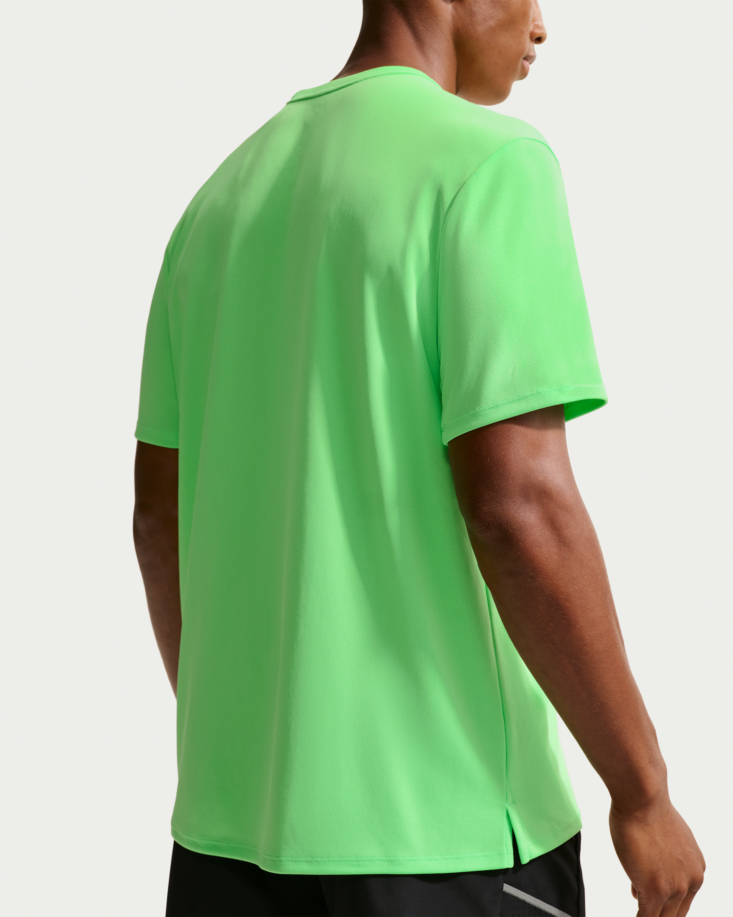 Nike Miler Men's Dri-FIT Short-Sleeve Running Top - Illusion Green/Cucumber Calm - View 2