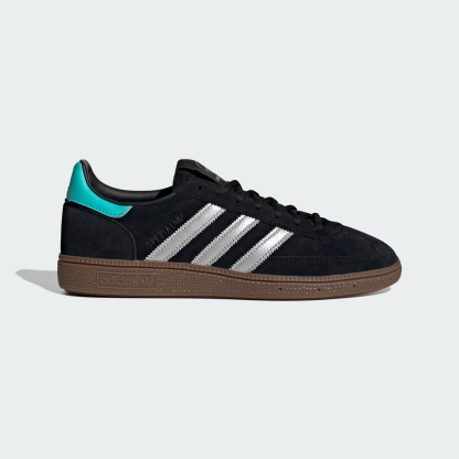 adidas HANDBALL SPEZIAL MERCEDES SHOES - Core Black / Silver Metallic / Gum - View 2