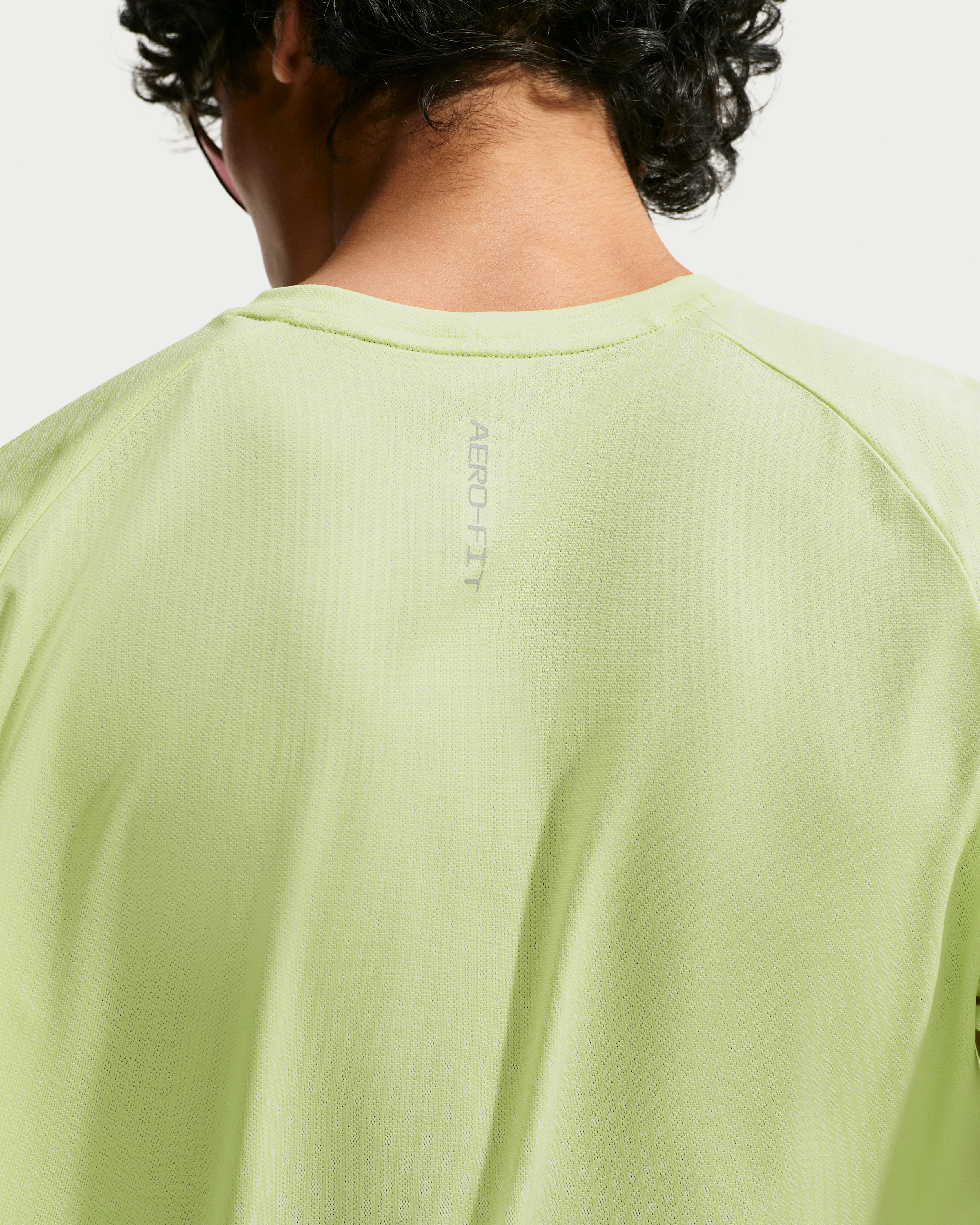 Nike Stride Aero-FIT Men's Short-Sleeve Running Top - Light Lemon Twist/Light Silver - View 2