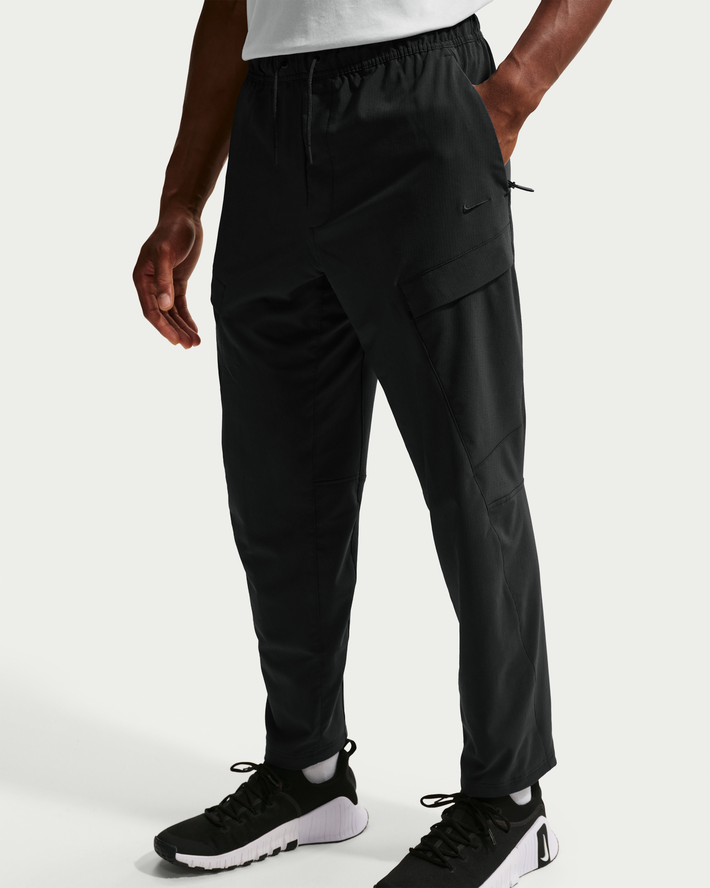 Nike Unlimited Men's Dri-FIT Versatile Cargo Trousers - Black/Black/Black - View 2
