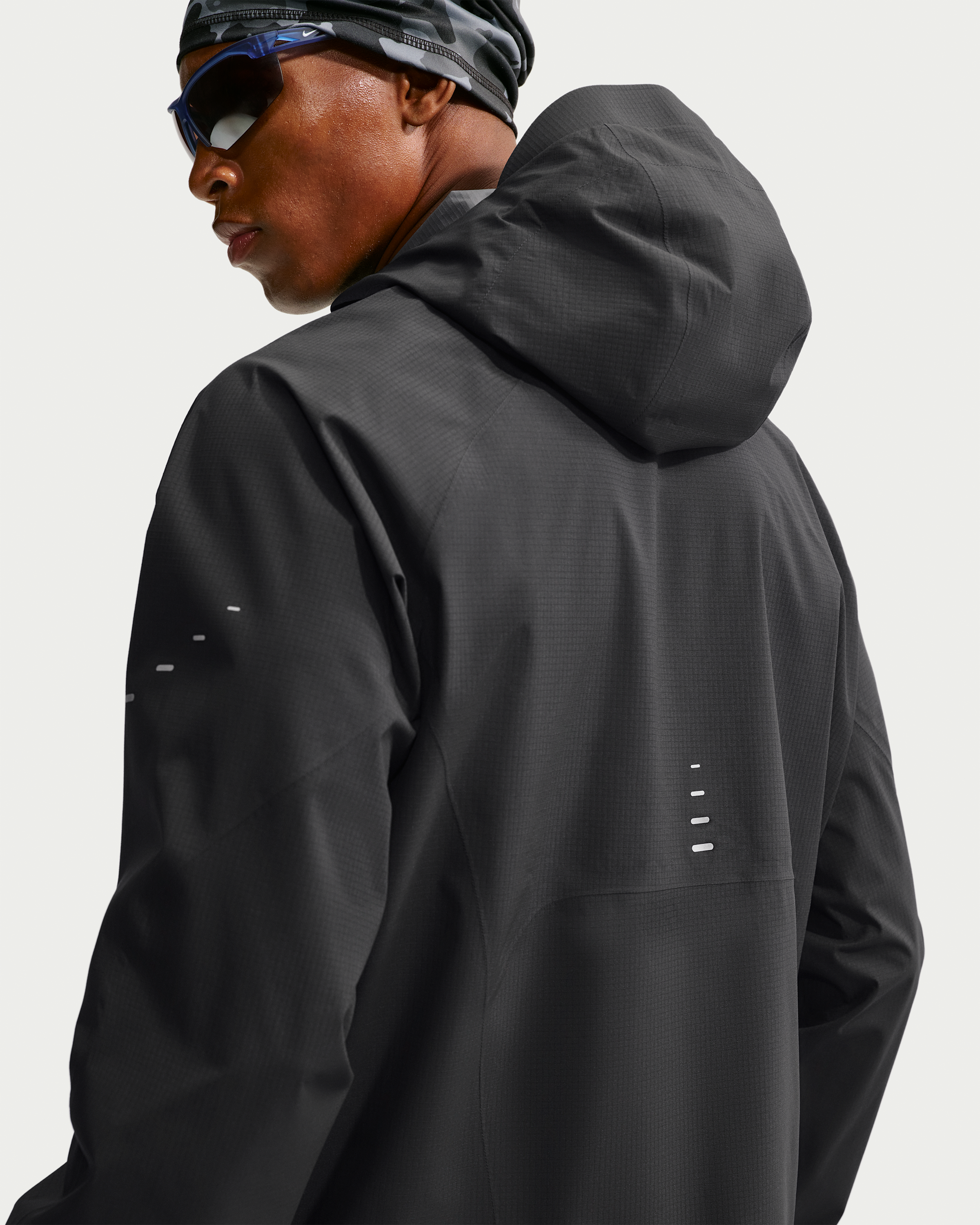 Nike Stride Men's Storm-FIT ADV Waterproof Running Jacket - Black - View 2