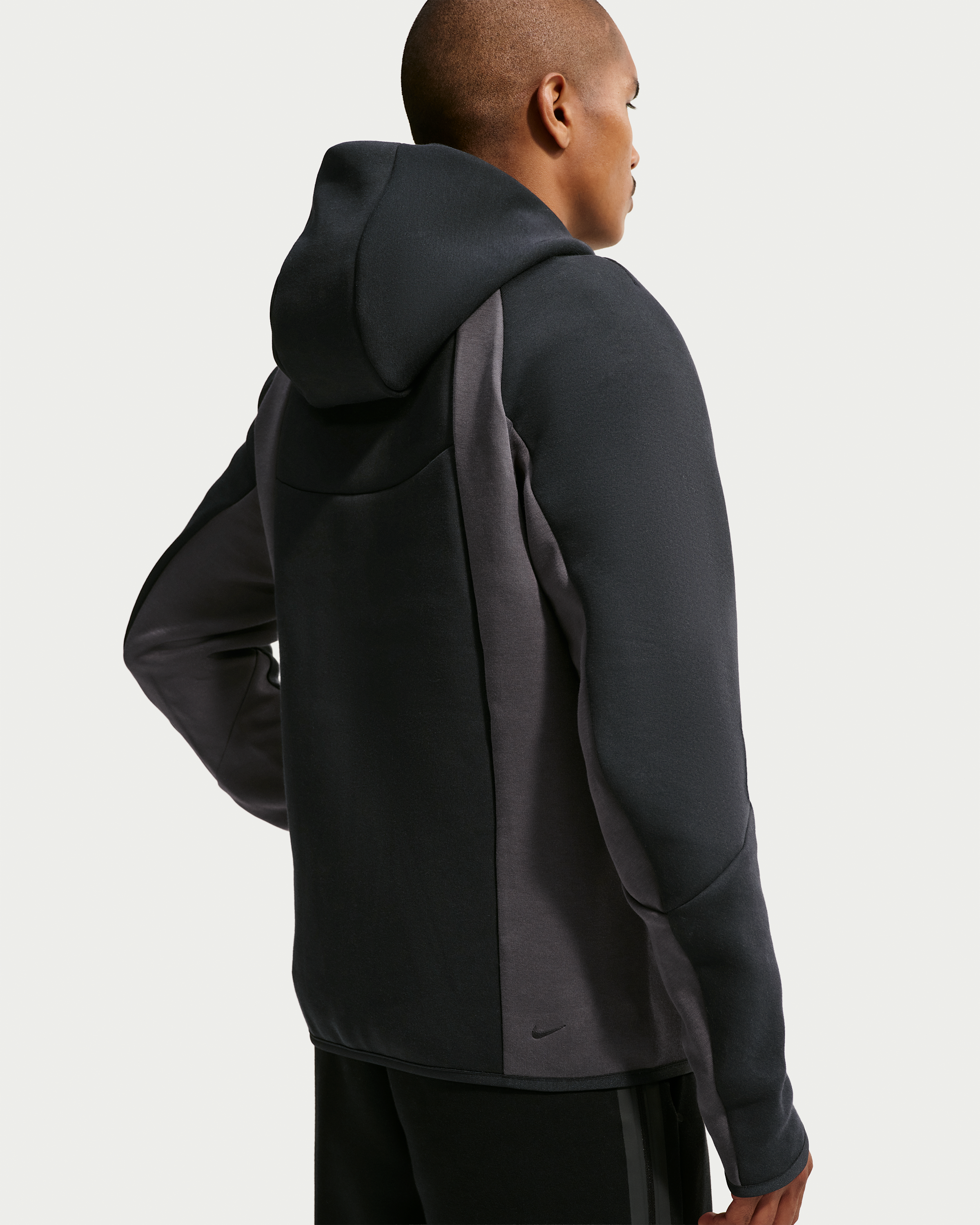 Nike Tech Men's Colour-Block Full-Zip Fleece Windrunner Jacket - Black/Anthracite/Black - View 2