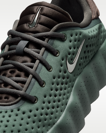 Nike Mind 002 Men's Pregame Shoes - Camo Green/Newsprint/Phantom - View 8