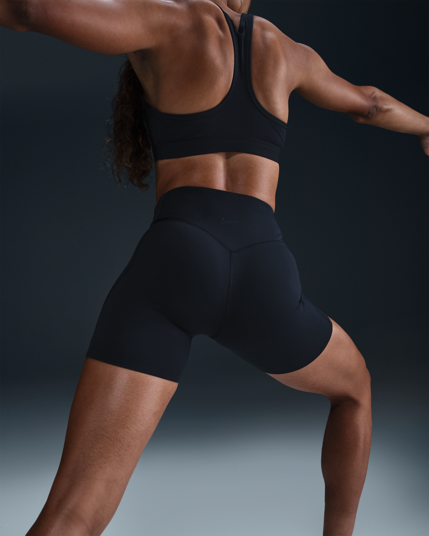 Nike Universa Women's High-Waisted 12.5cm (approx.) Biker Shorts with No Front Seam - Black/Anthracite/Dark Smoke Grey - View 3