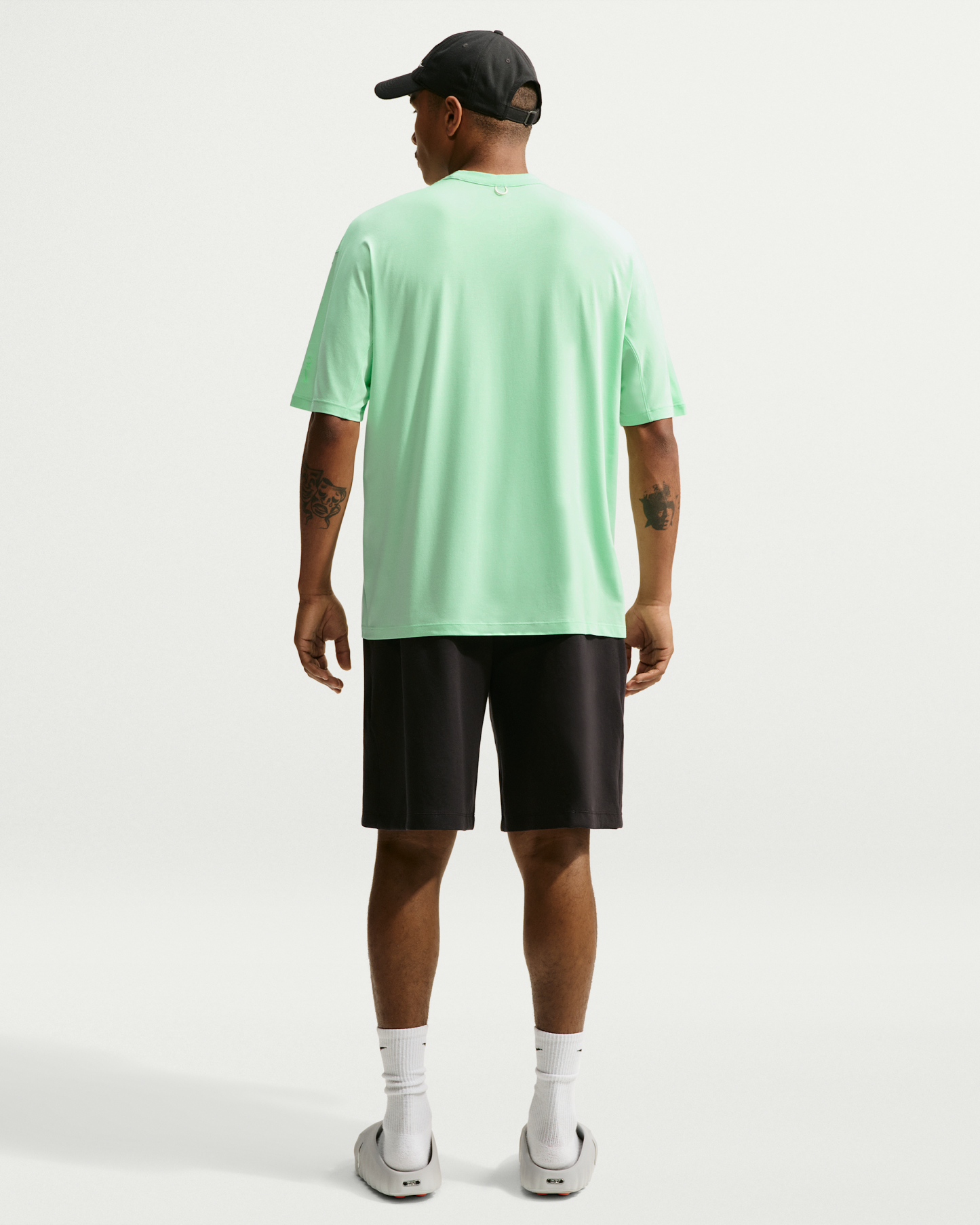 Nike 24.7 ImpossiblySoft Light Men's Dri-FIT Short-Sleeved T-Shirt - Cucumber Calm/Sail/Illusion Green - View 5