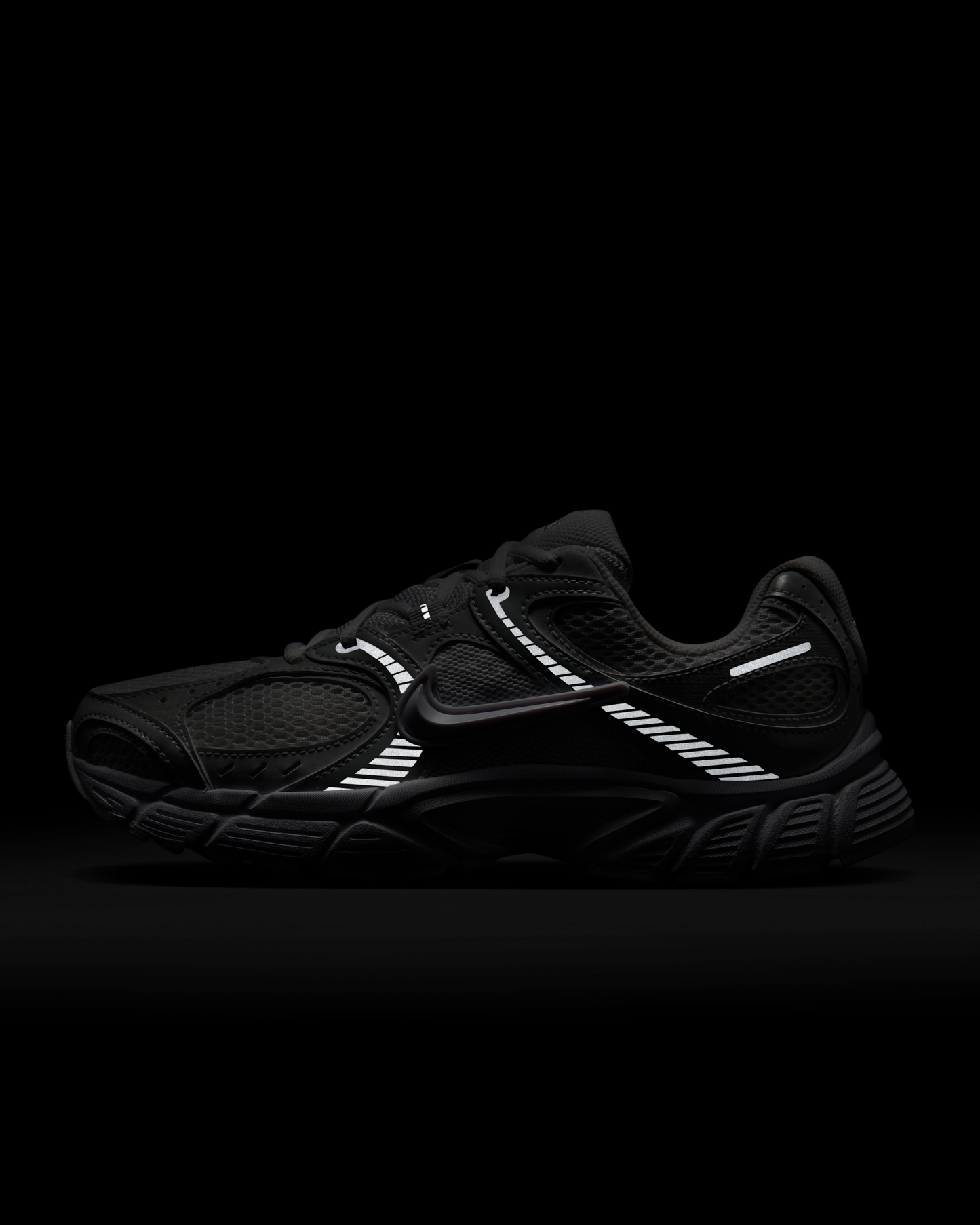 Nike V5 RNR Women's Shoes with Reflective Design Accents - White/Black/Metallic Silver/White - View 11