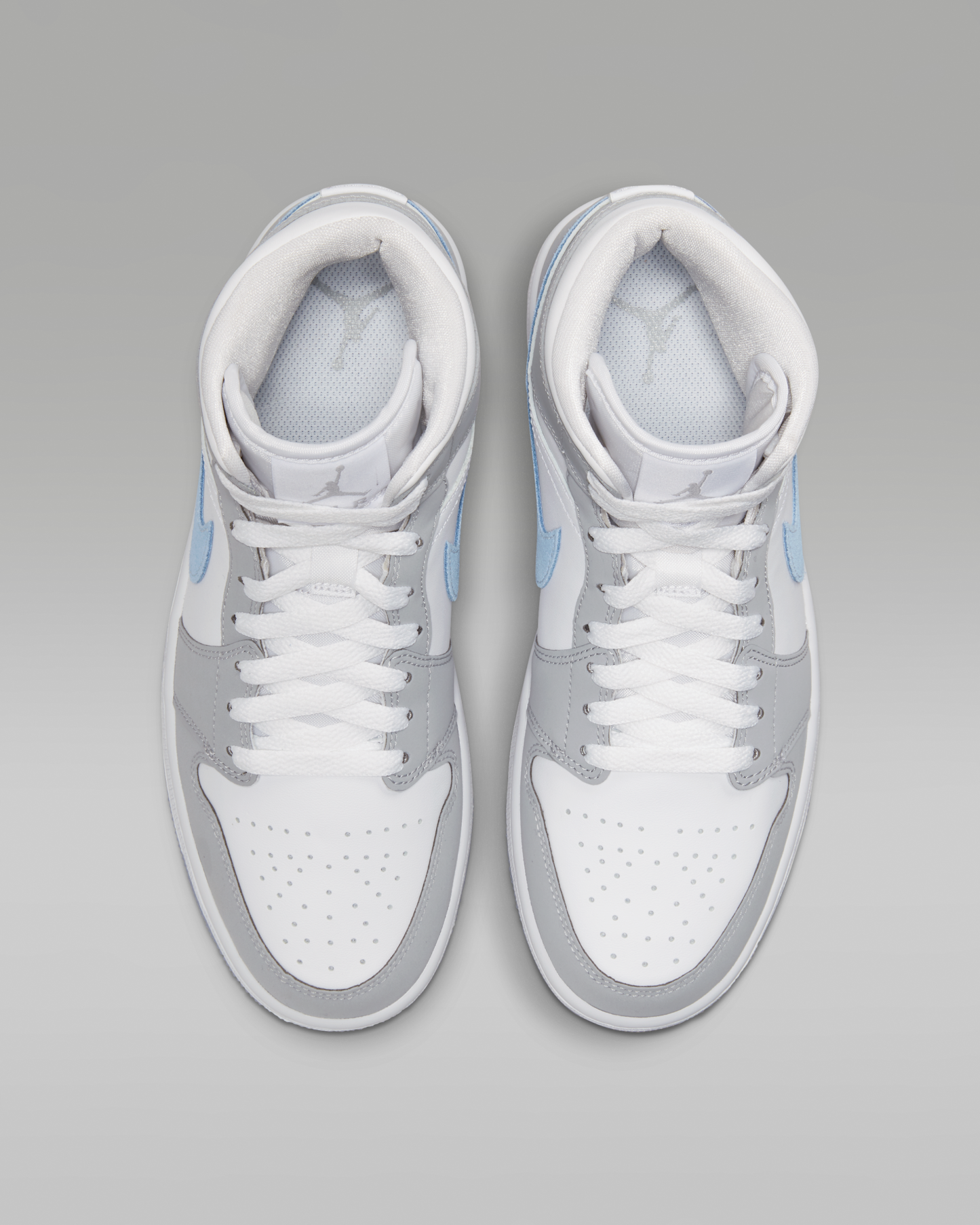 Air Jordan 1 Mid Women's Shoes - White/Wolf Grey/Aluminium - View 4