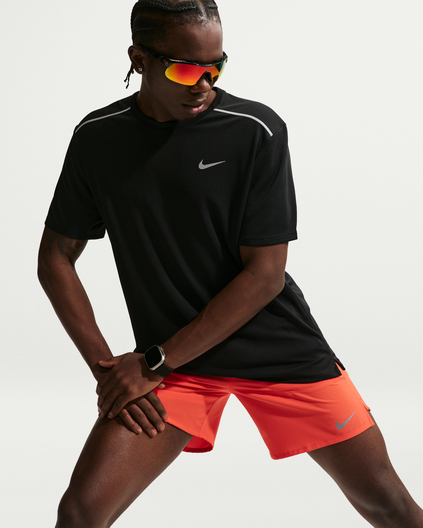 Nike Miler Men's Dri-FIT Short-Sleeve Running Top - Black/Black - View 3