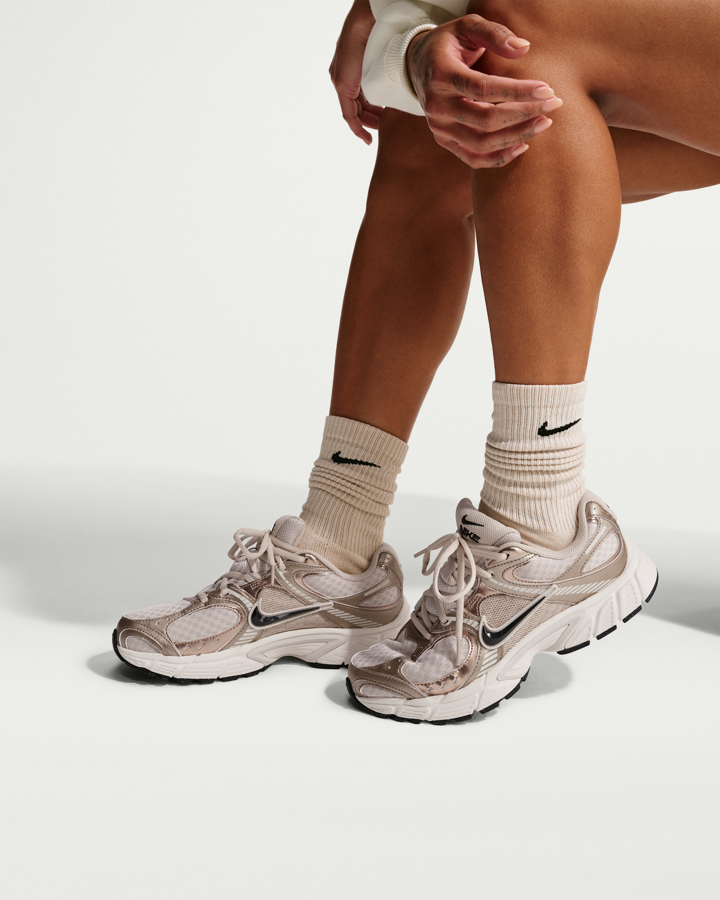 Nike V5 RNR Premium Women's Shoes - Sand Drift/Blur/Light Orewood Brown/Off-Noir - View 9