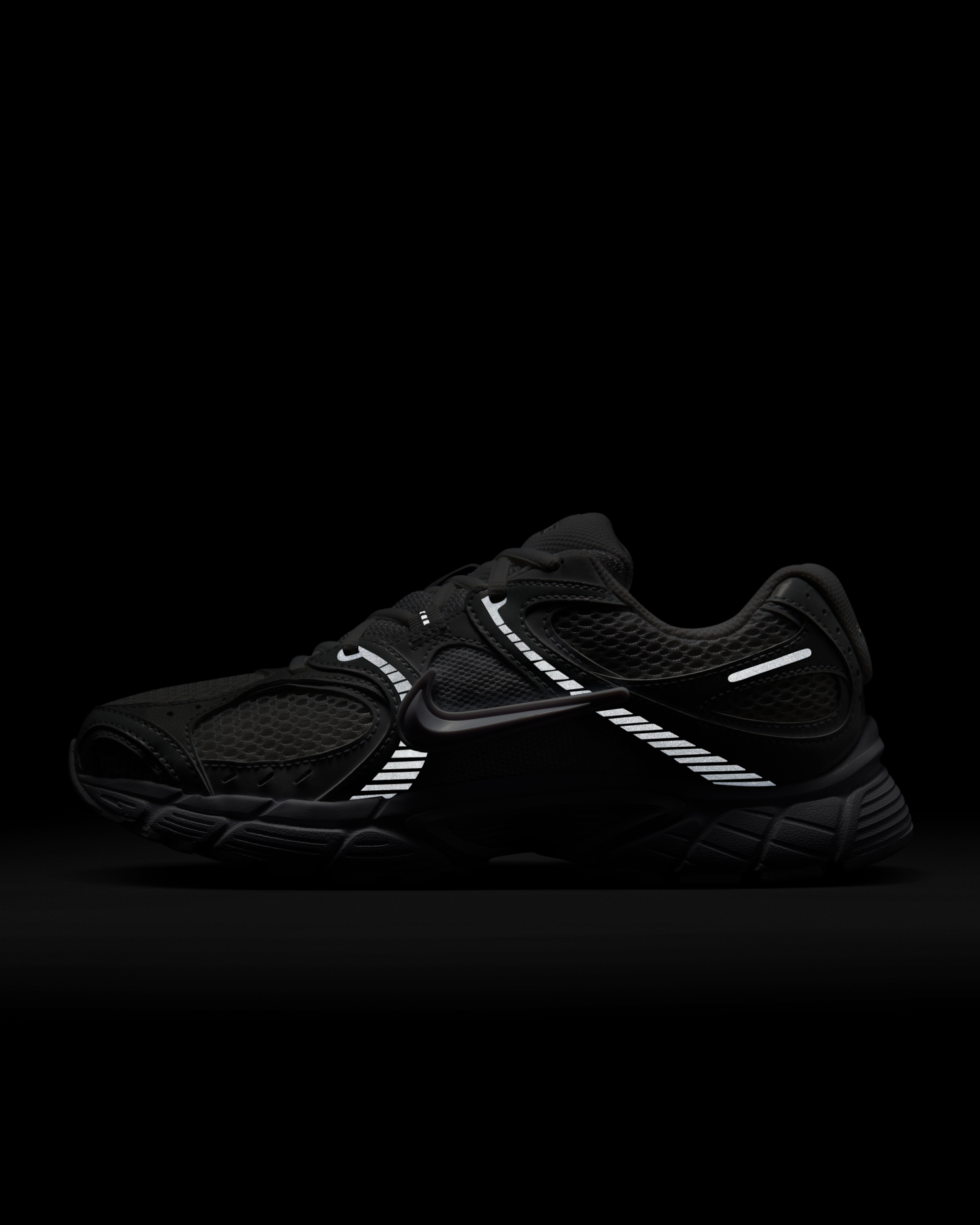 Nike V5 RNR Women's Shoes with Reflective Design Accents - White/Black/Metallic Silver/White - View 12