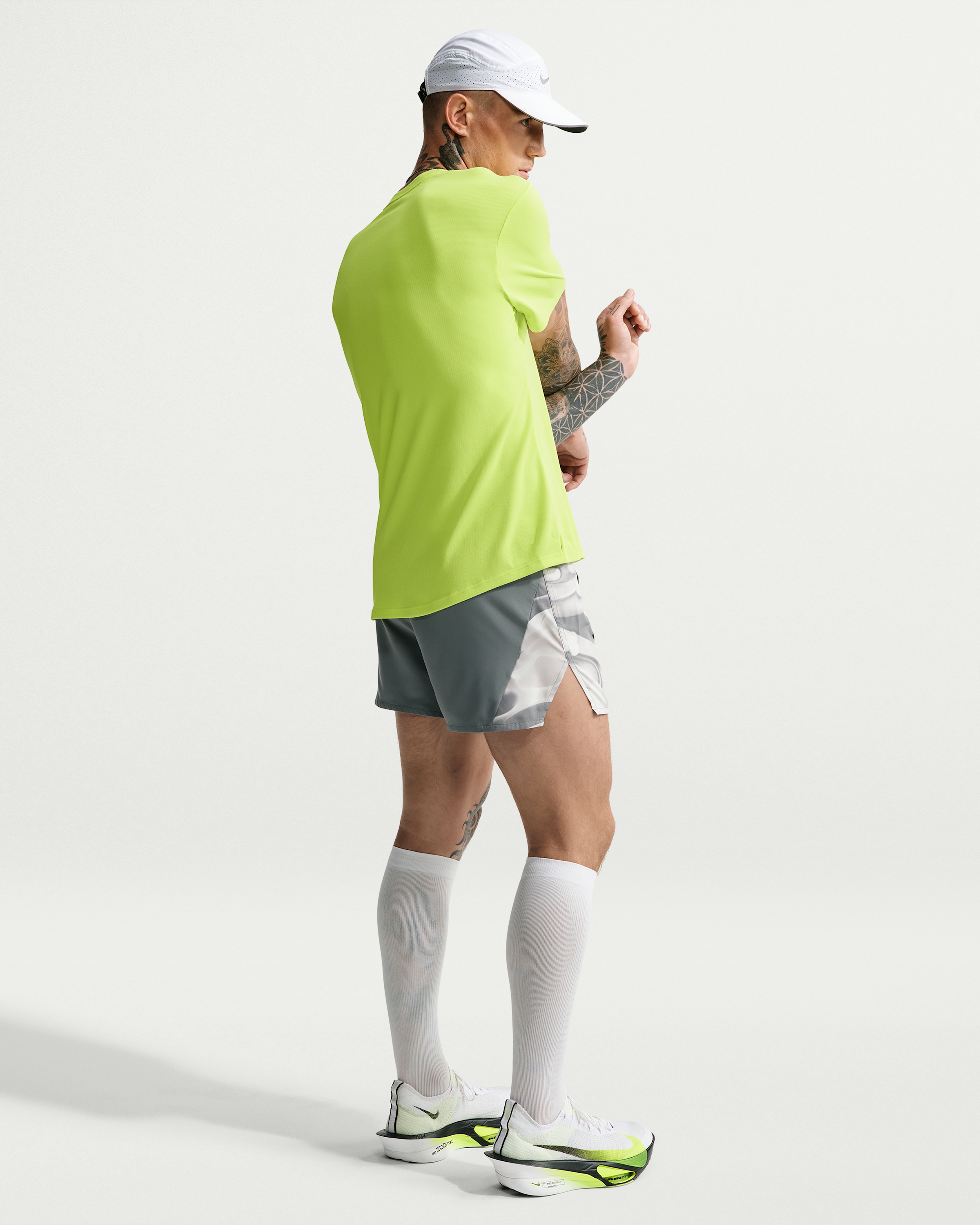 Nike Miler Men's Dri-FIT Short-Sleeve Running Top - Light Lemon Twist - View 5