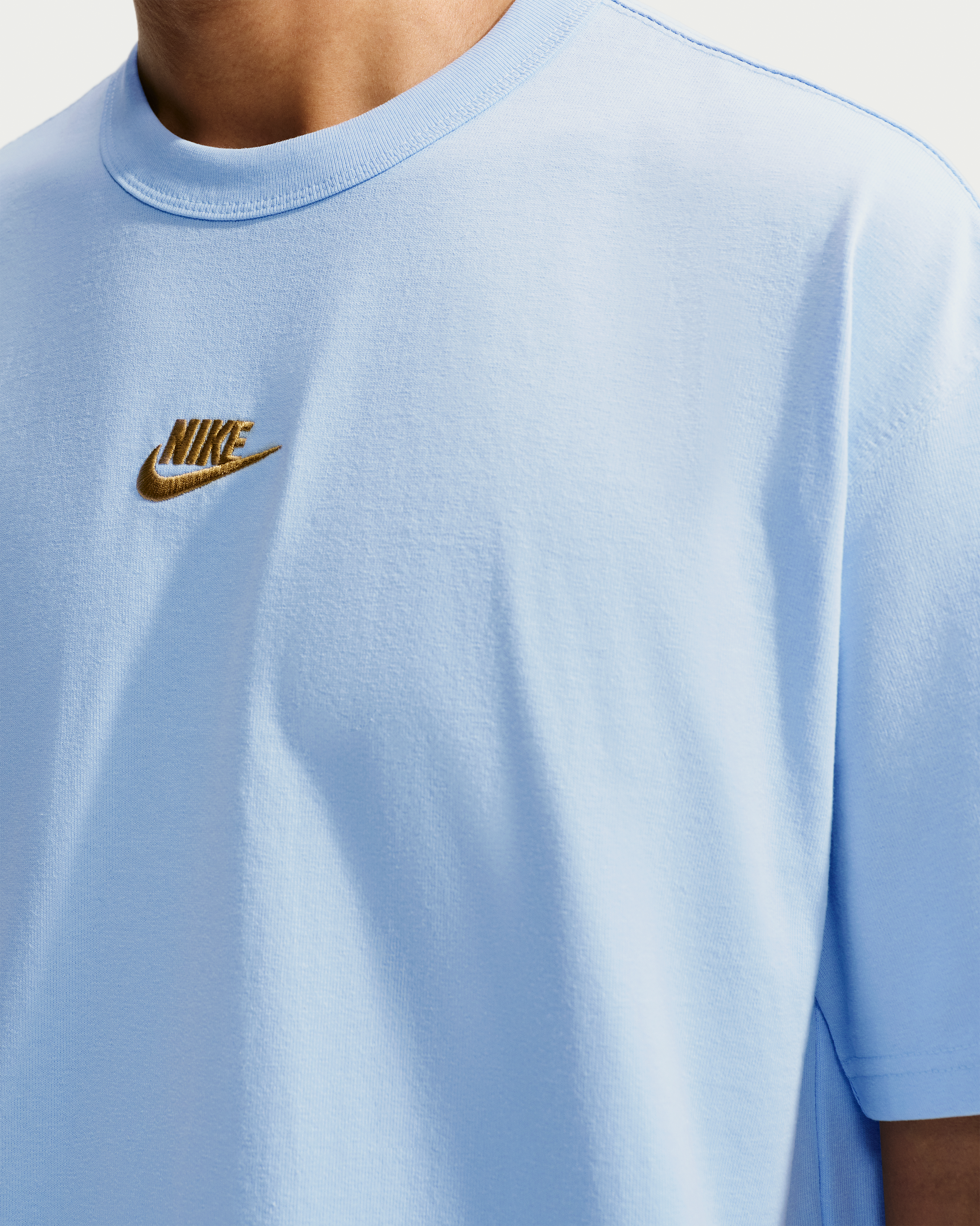 Nike Sportswear Premium Essentials Men's T-Shirt - Ice Blue/Flat Gold - View 3