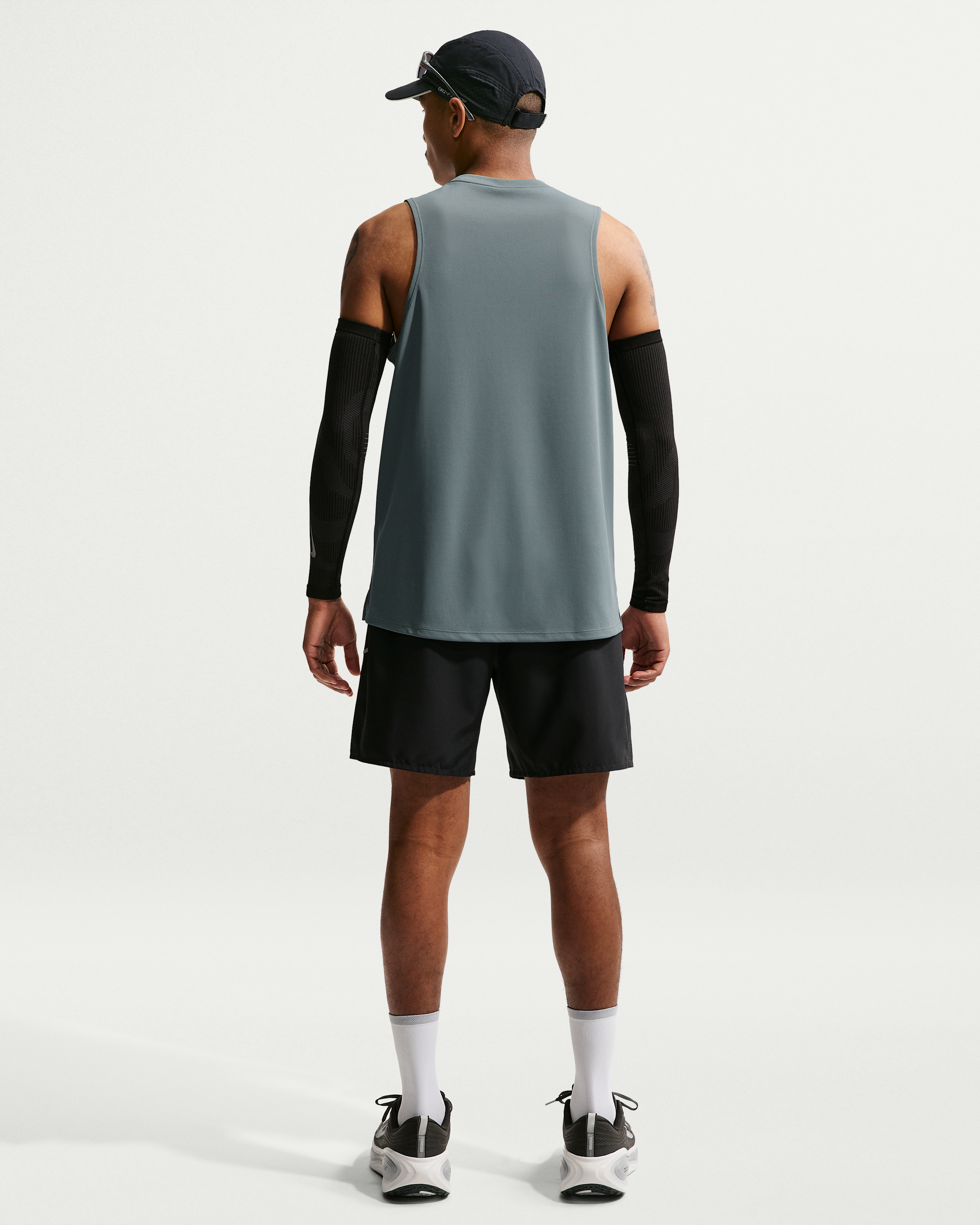 Nike Miler Men's Dri-FIT Running Tank Top - Smoke Grey - View 5