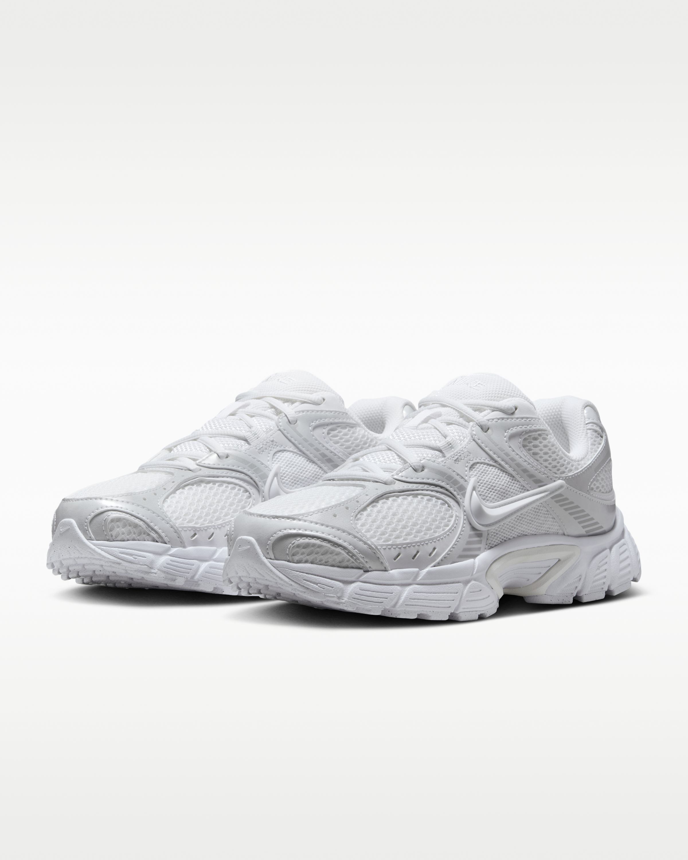 Nike V5 RNR Women's Shoes with Reflective Design Accents - White/Black/Metallic Silver/White - View 5