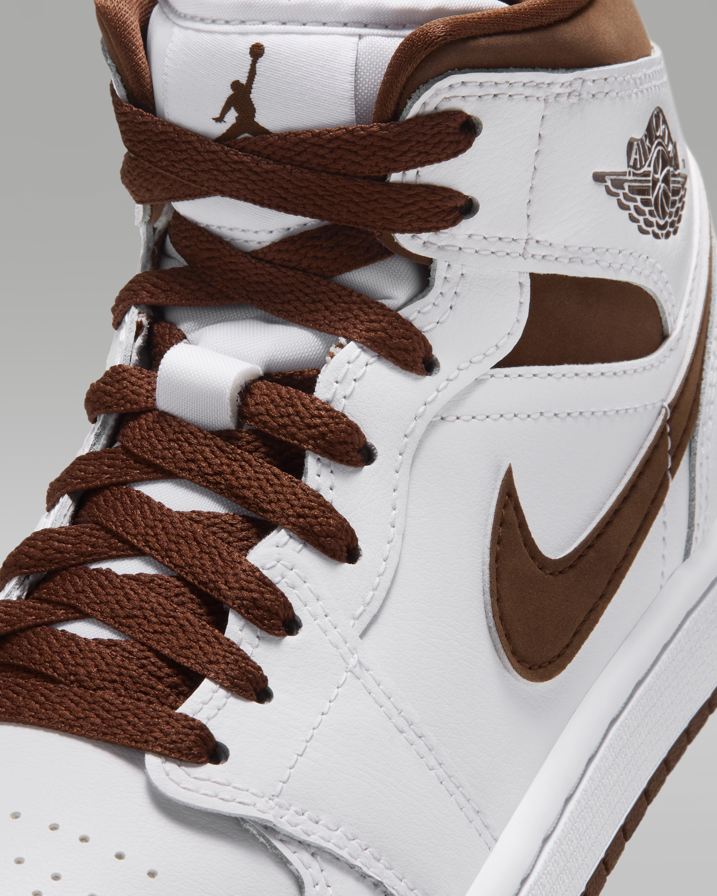 Air Jordan 1 Mid Women's Shoes - White/Cacao Wow/Cacao Wow - View 7