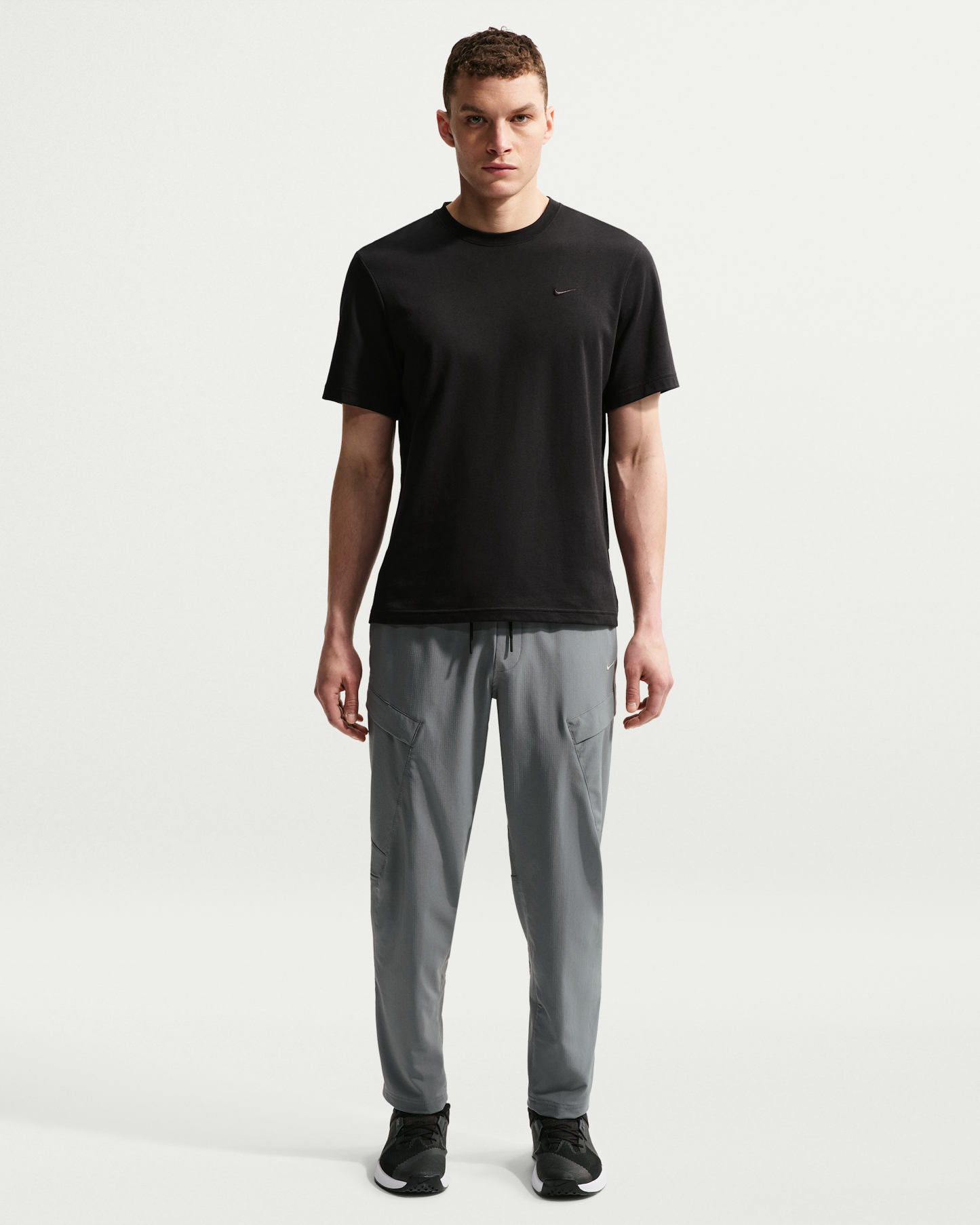 Nike Unlimited Men's Dri-FIT Versatile Cargo Trousers - Smoke Grey/Black/Smoke Grey - View 1