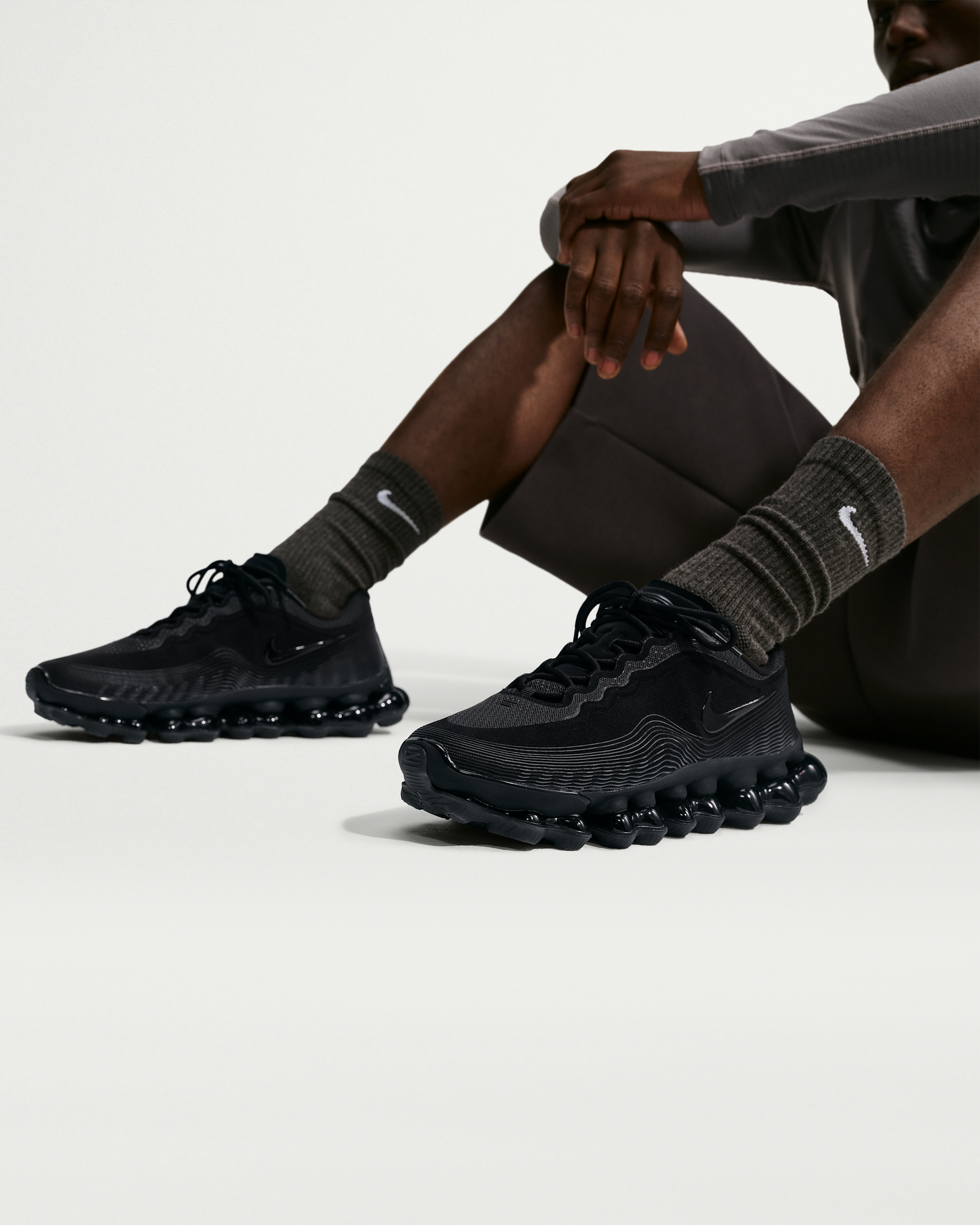 Nike Air Liquid Max Men's Shoes - Black/Anthracite/Smoke Grey/Black - View 9