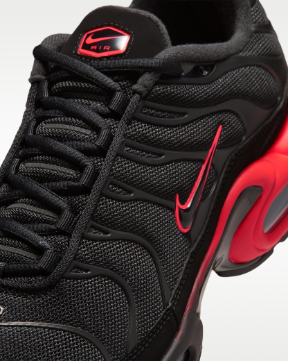 Nike Air Max Plus Men's Shoes - Black/Bright Crimson/Black/Black - View 7