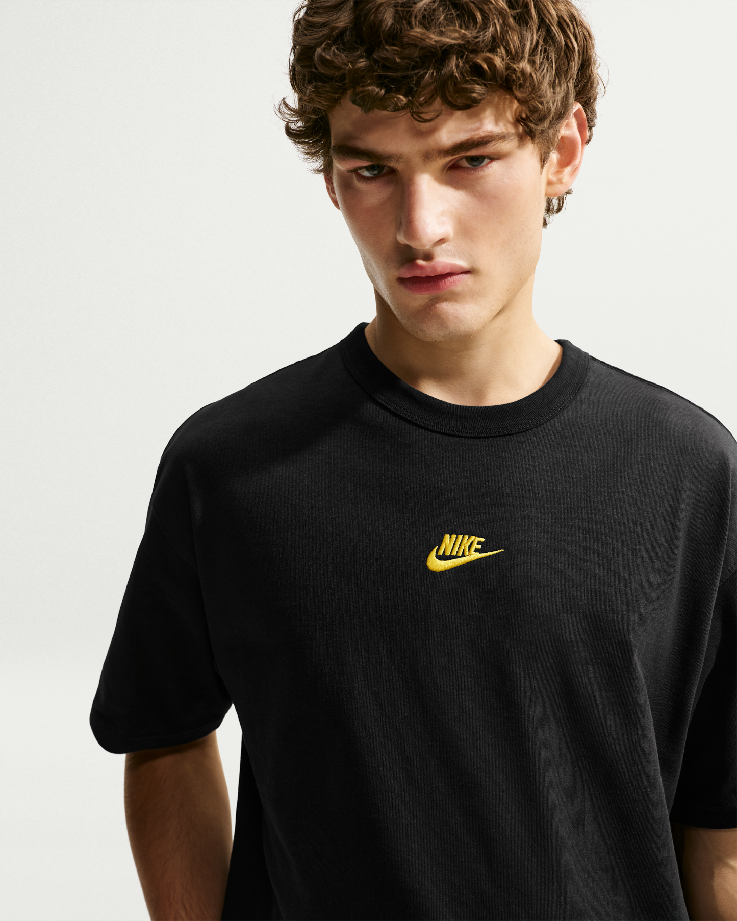 Nike Sportswear Premium Essentials Men's T-Shirt - Black/Chrome Yellow - View 3