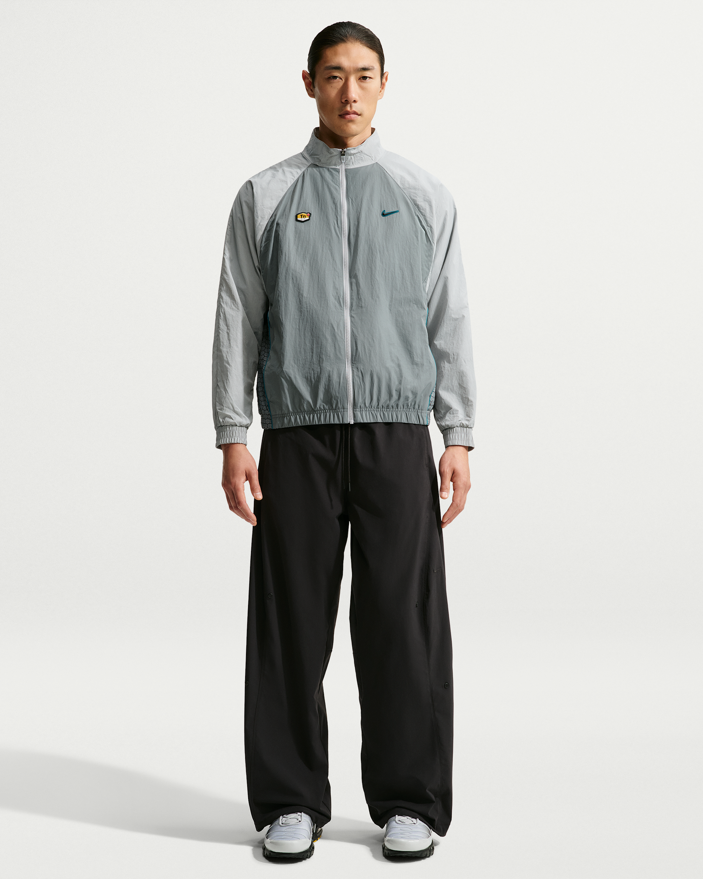 Nike Sportswear Men's Woven Tracksuit Jacket - Wolf Grey/Cool Grey/Bright Spruce - View 4