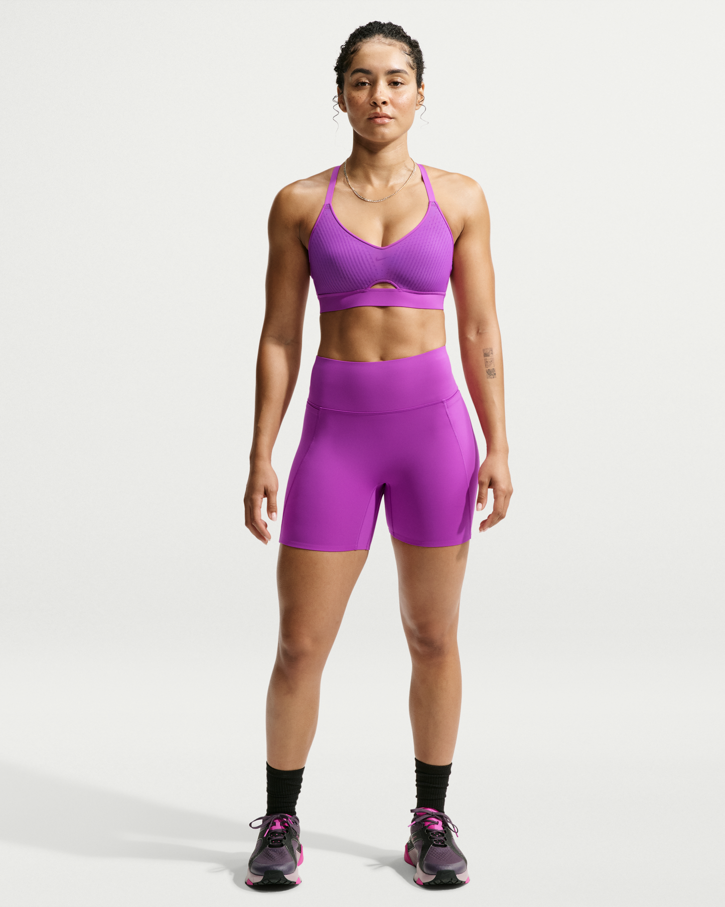 Nike Universa Pulse Women's Medium-Support Padded Sports Bra - Vivid Purple/Vivid Purple - View 4