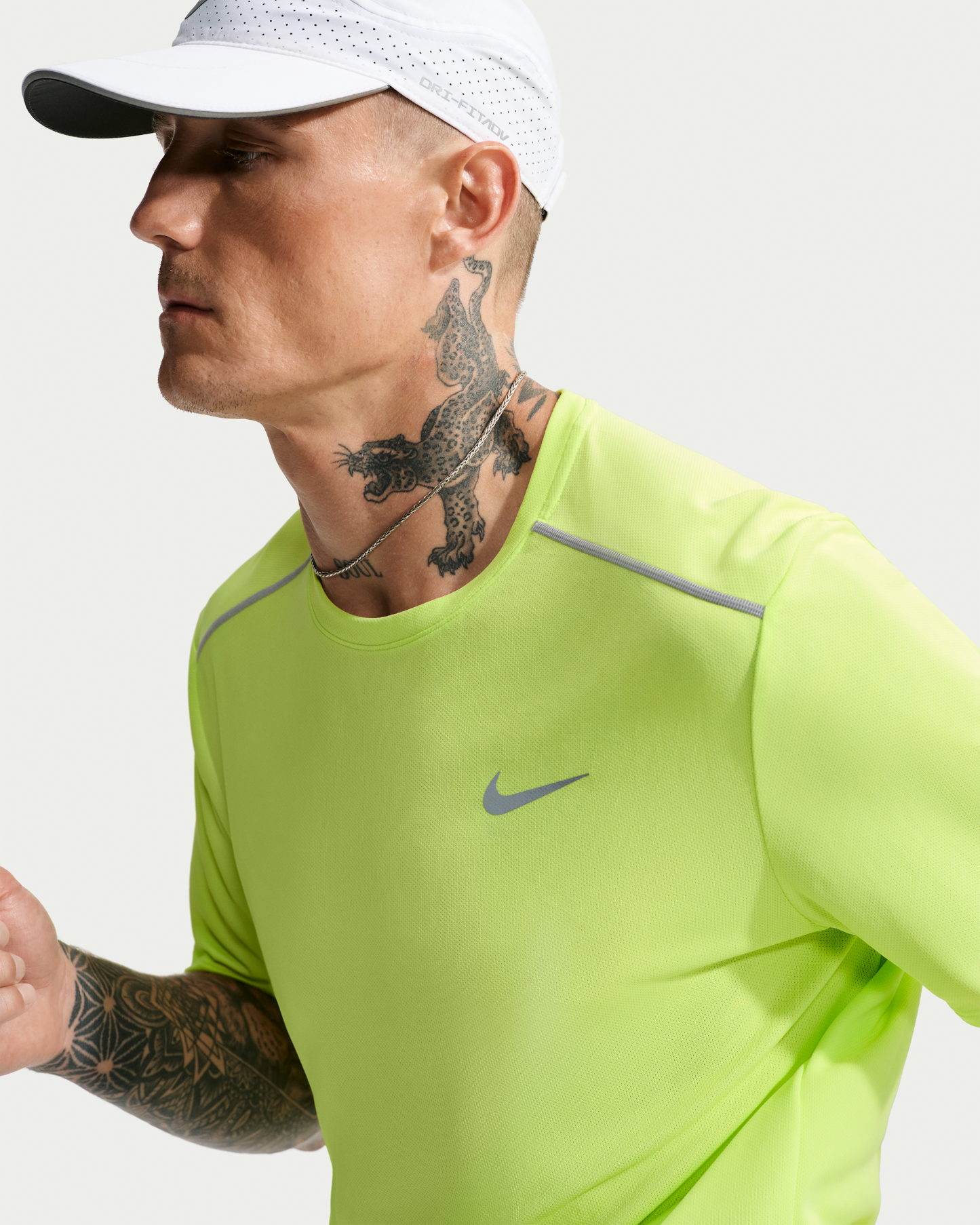 Nike Miler Men's Dri-FIT Short-Sleeve Running Top - Light Lemon Twist - View 3