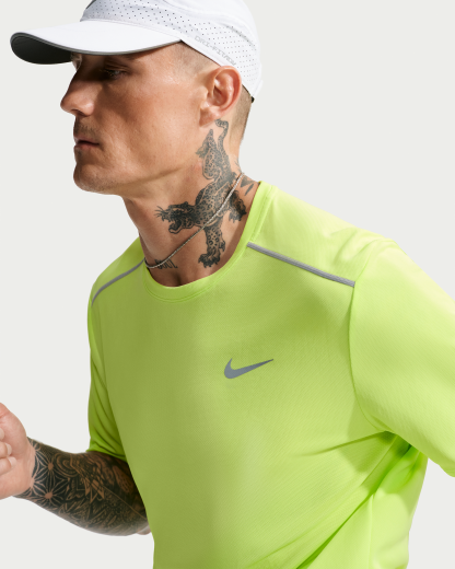 Nike Miler Men's Dri-FIT Short-Sleeve Running Top - Light Lemon Twist - View 3