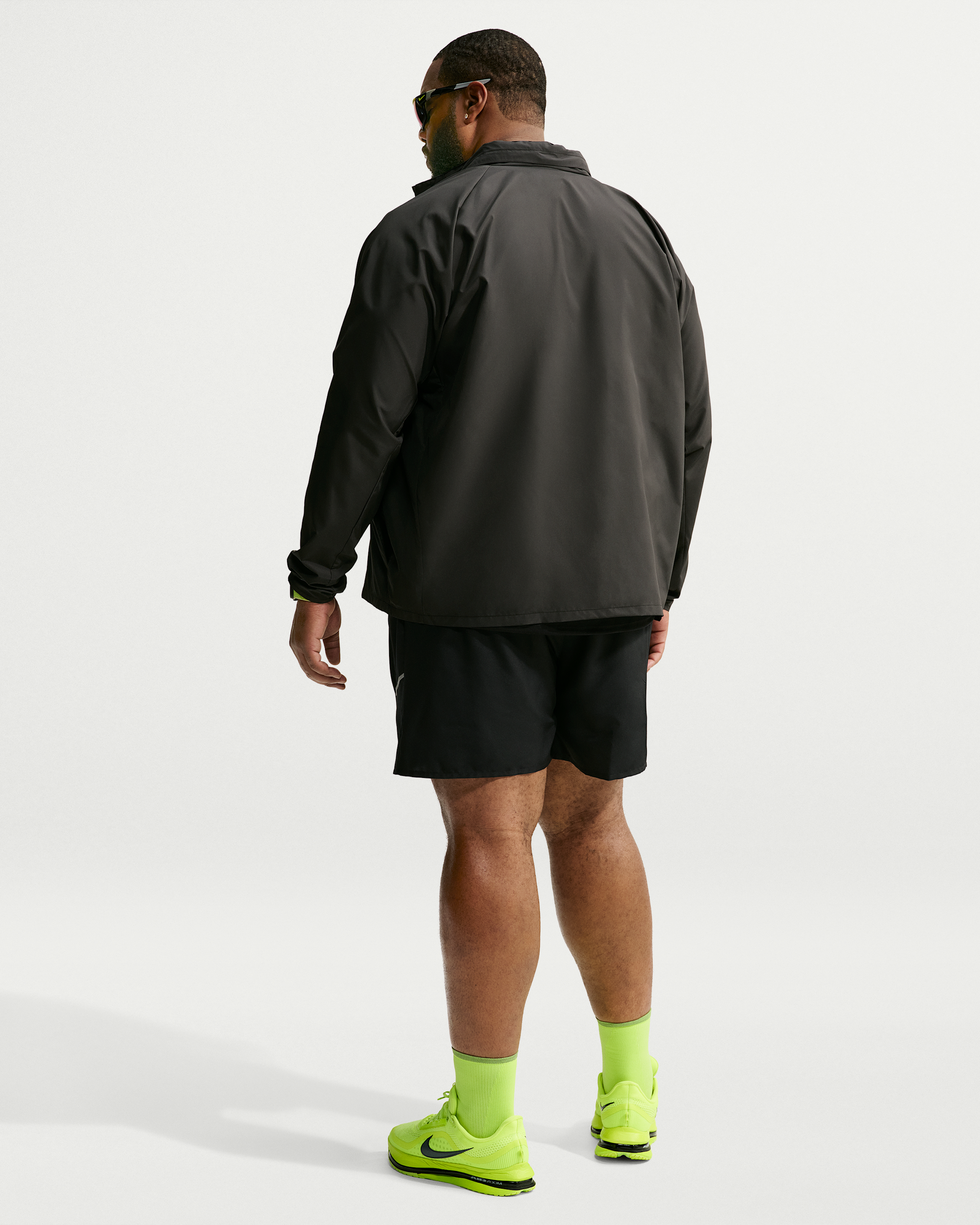 Nike Miler Men's Repel UV Protection Hooded Running Jacket - Black/Black - View 11
