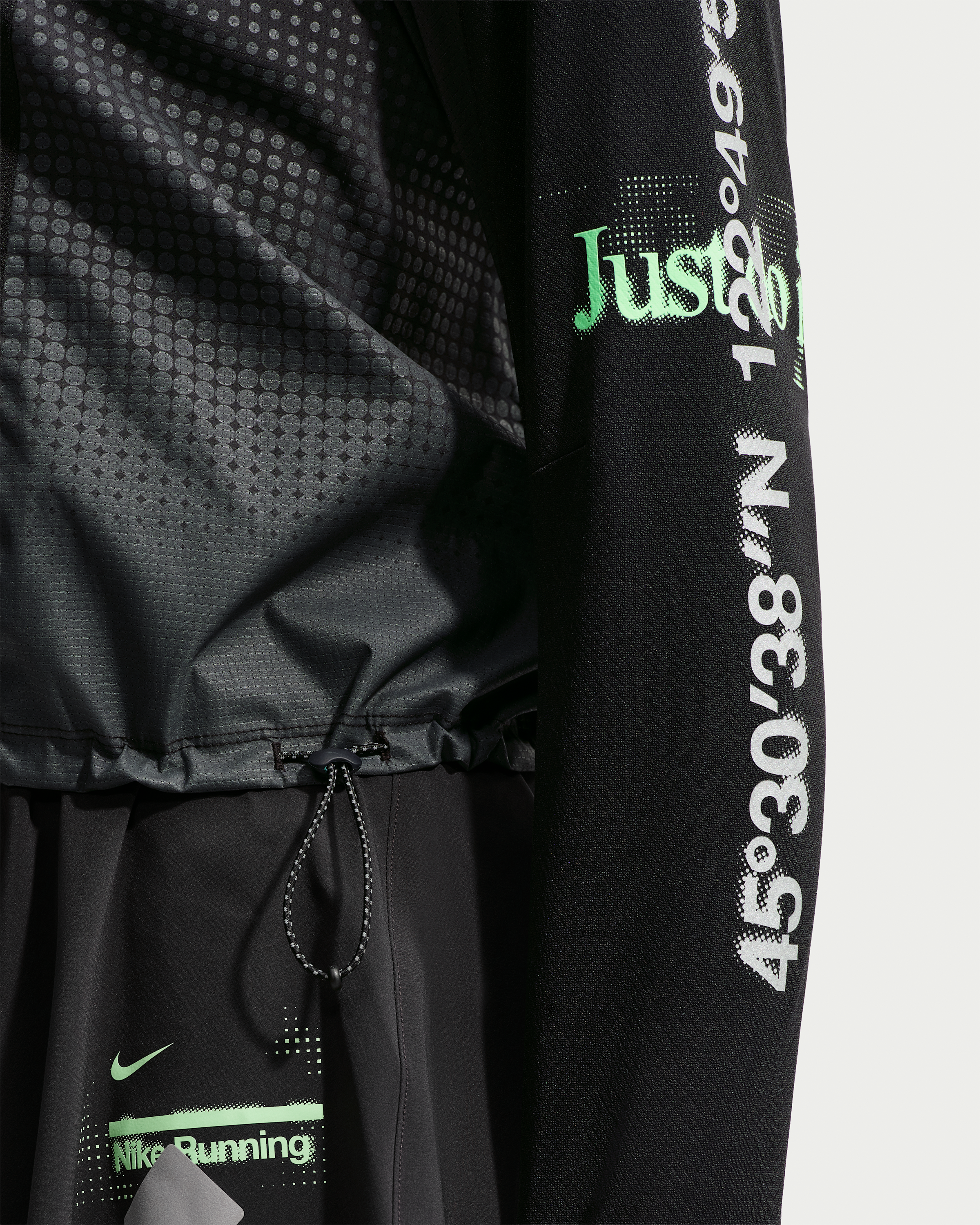 Nike Swift Women's Long-Sleeve Running Top - Black/Iron Grey/Illusion Green - View 6