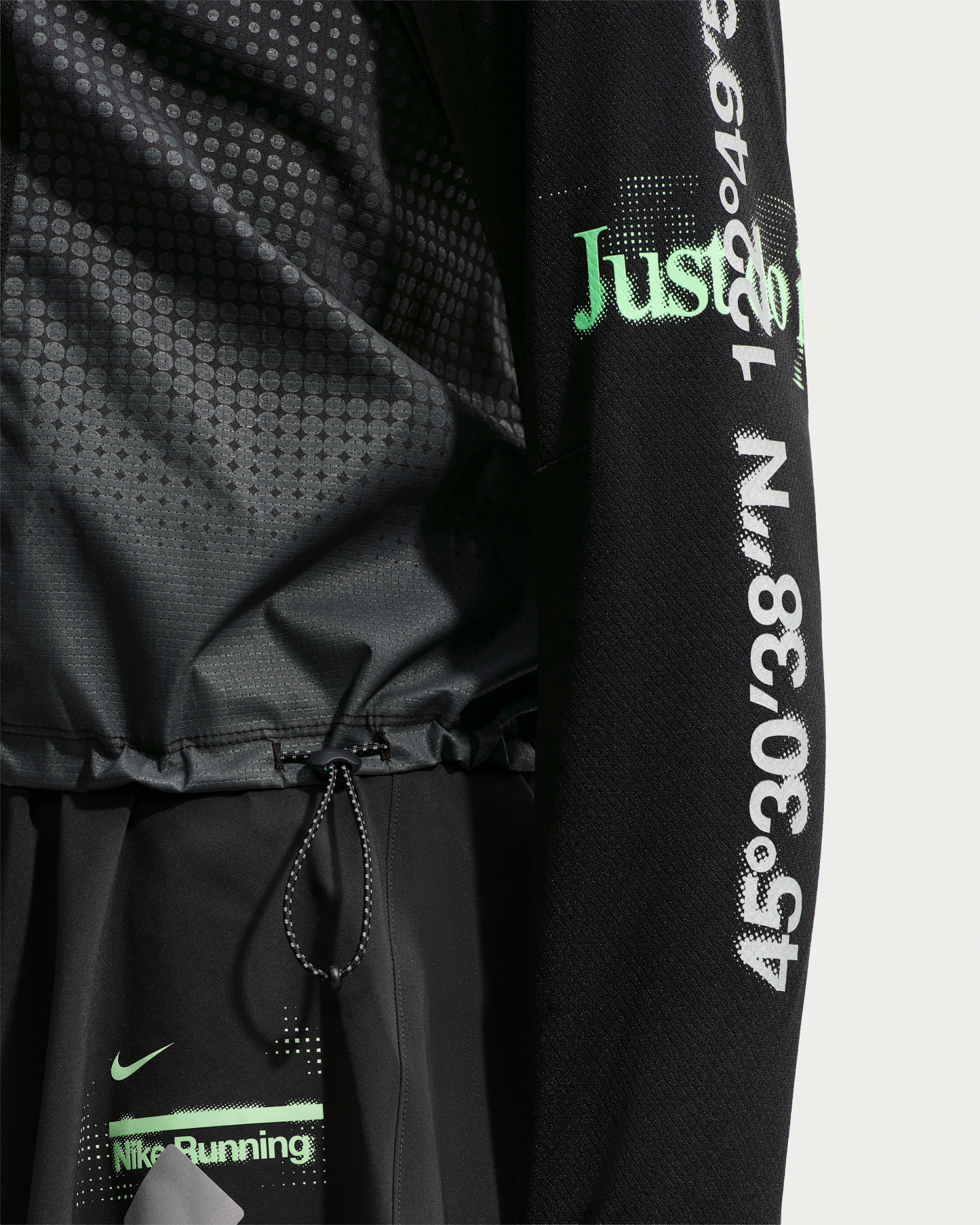 Nike Swift Women's Long-Sleeve Running Top - Black/Iron Grey/Illusion Green - View 6