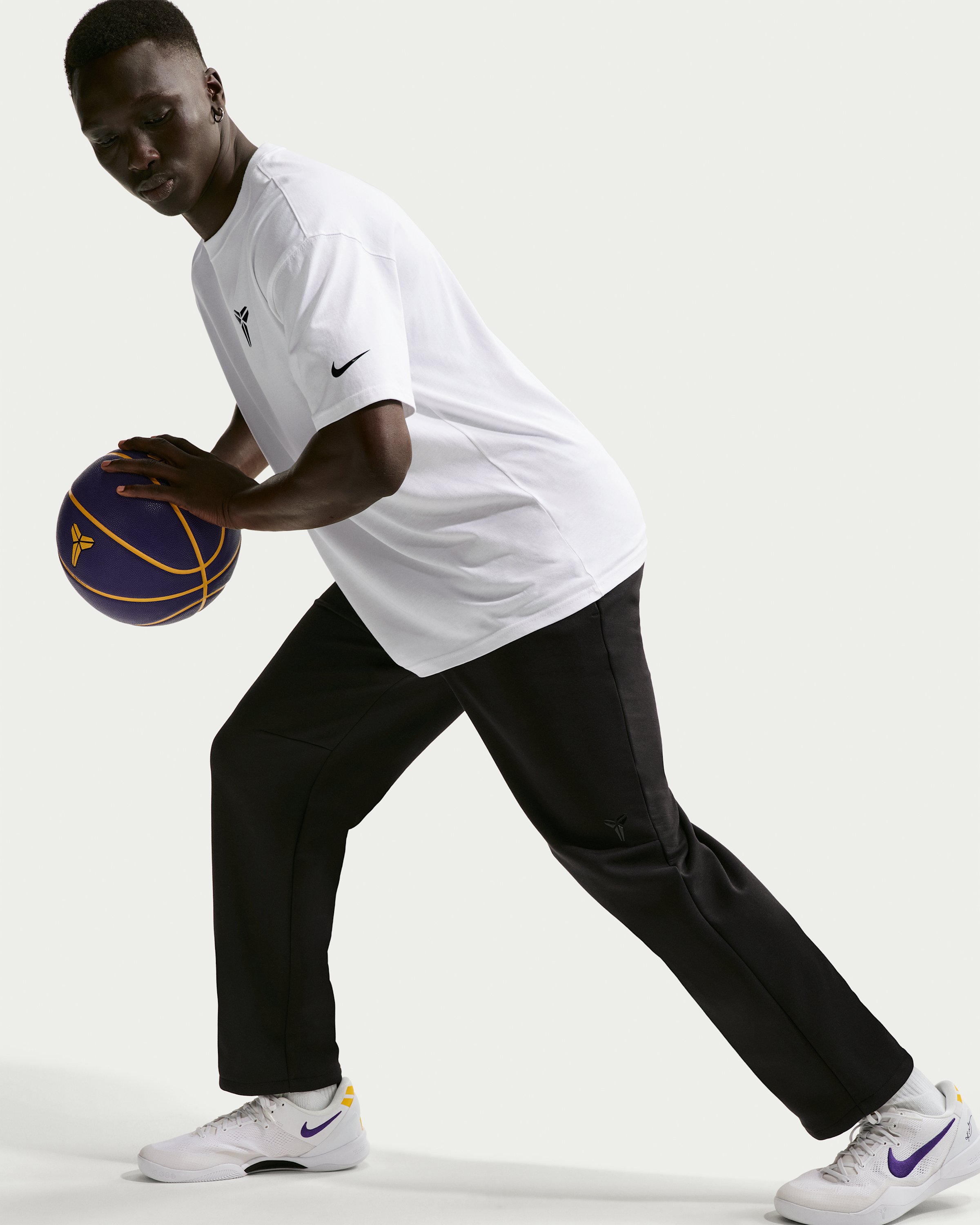 Kobe Men's Dri-FIT Fleece Basketball Trousers - Black/Black - View 4