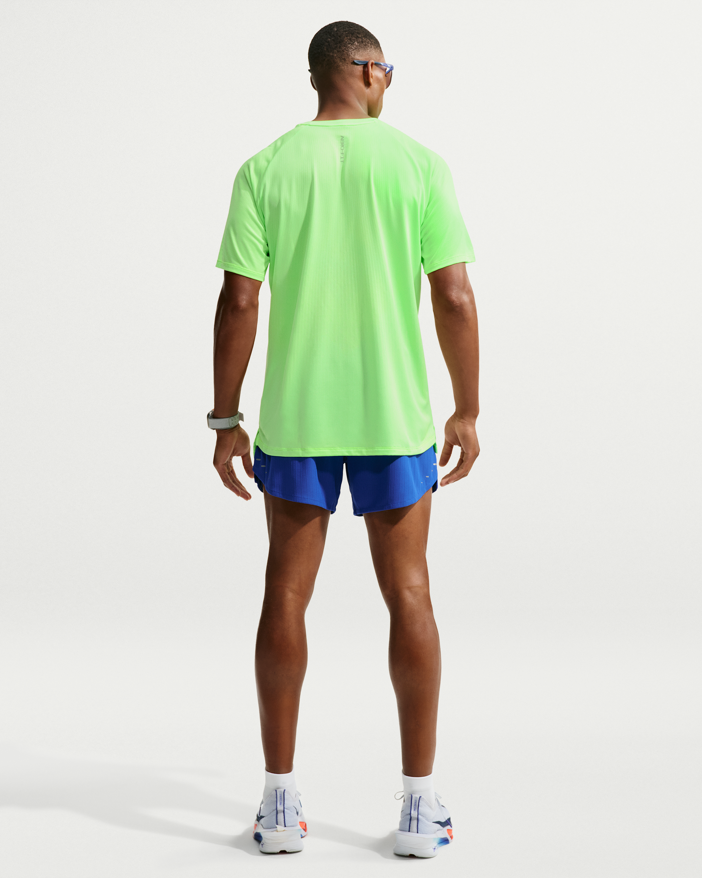 Nike Stride Aero-FIT Men's Short-Sleeve Running Top - Volt/Light Silver - View 5
