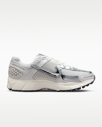Nike Zoom Vomero 5 Women's Shoes - Photon Dust/Gridiron/Sail/Chrome - View 3