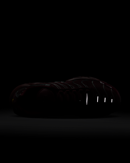 Nike Air Max Plus SE Women's Shoes - Night Maroon/Dark Team Red/Metallic Silver/Black - View 9