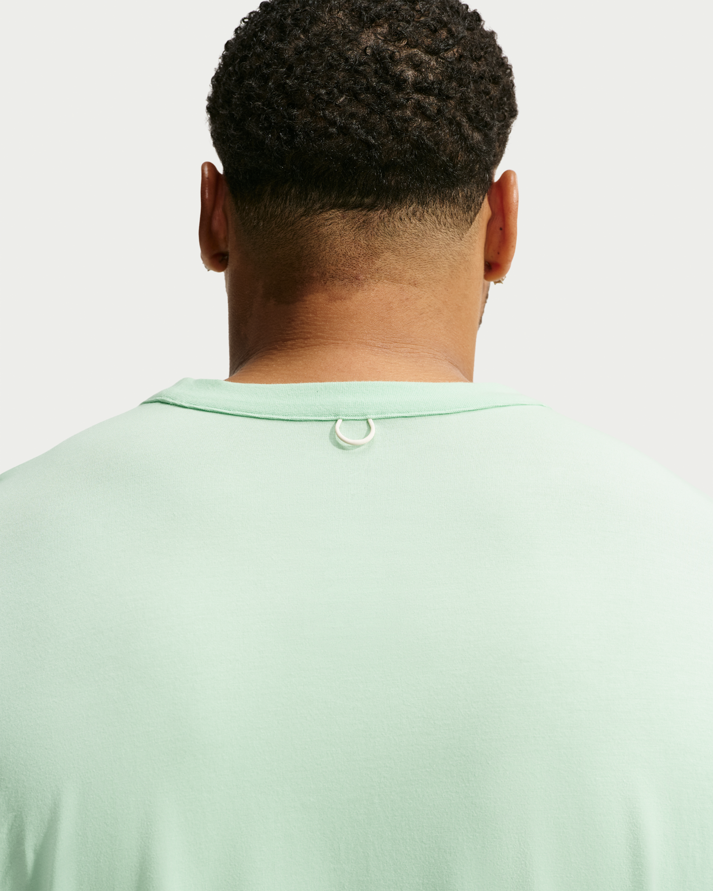 Nike 24.7 ImpossiblySoft Light Men's Dri-FIT Short-Sleeved T-Shirt - Cucumber Calm/Sail/Illusion Green - View 8