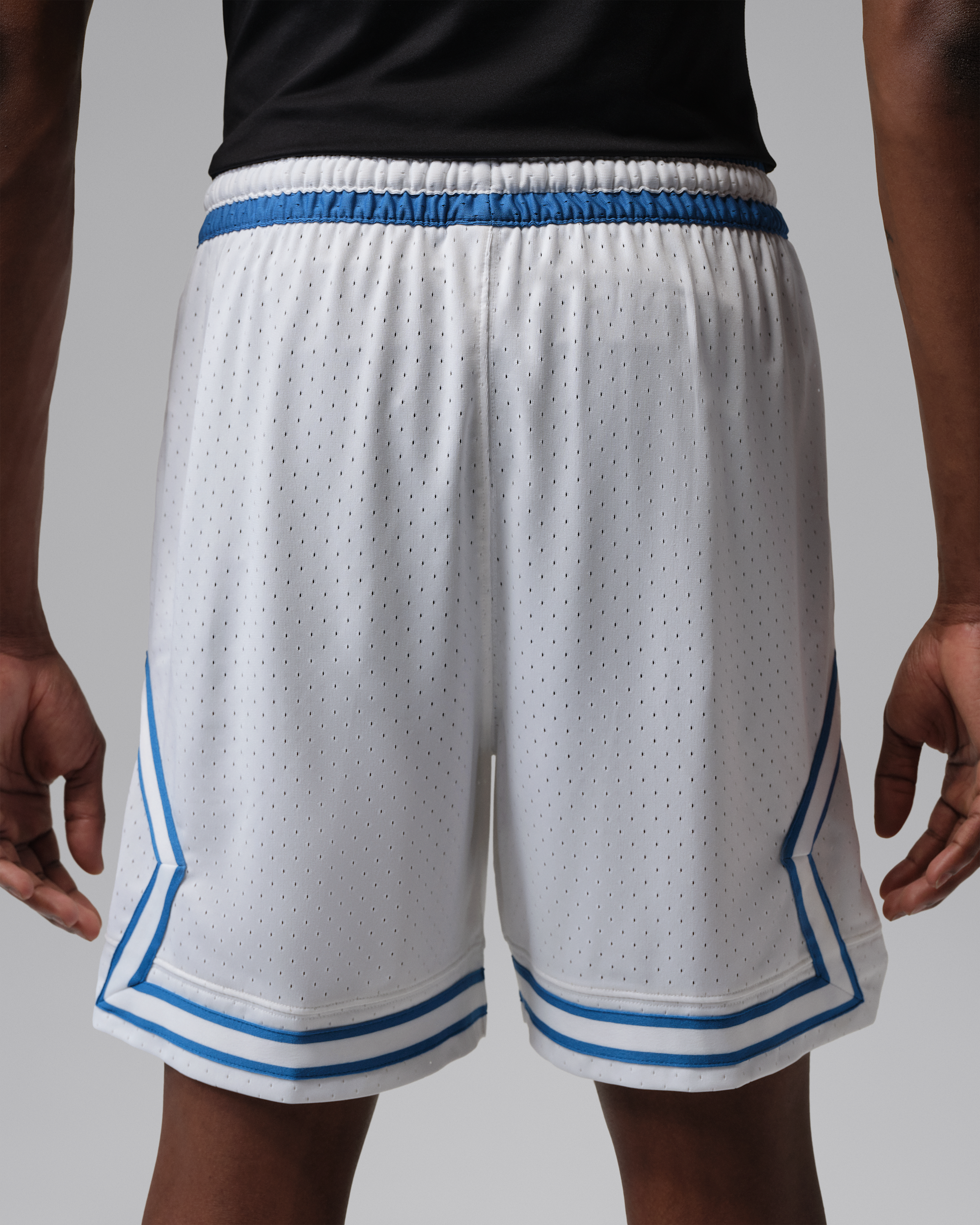 Jordan Sport Men's Dri-FIT 18cm (approx.) Mesh Diamond Shorts - White/True Blue/True Blue - View 3