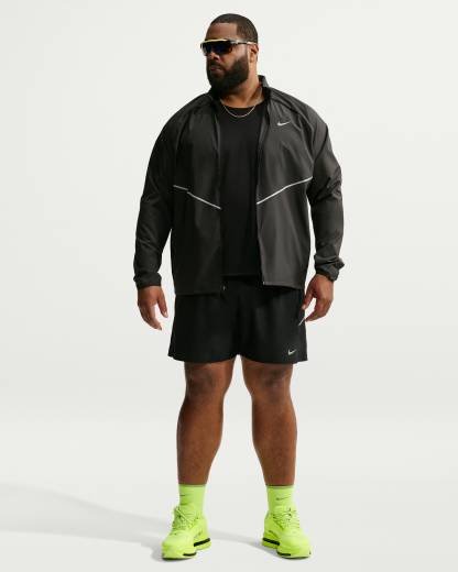 Nike Miler Men's Repel UV Protection Hooded Running Jacket - Black/Black - View 10