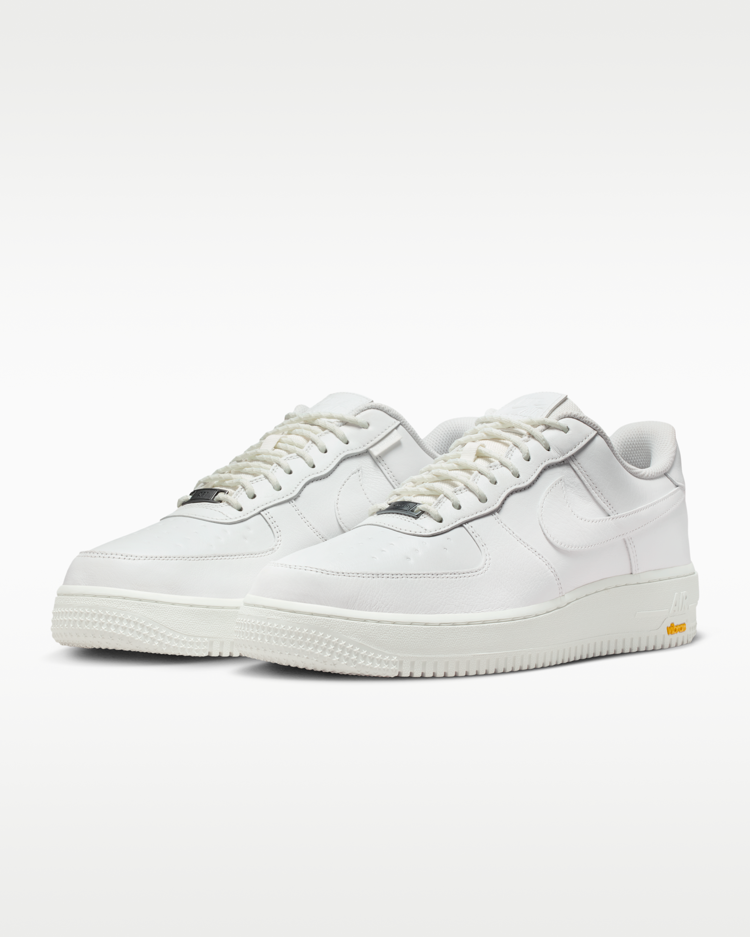 Air Force 1 GORE-TEX Vibram® Men's Waterproof Shoes - Summit White/Off-White/Speed Yellow/Summit White - View 5