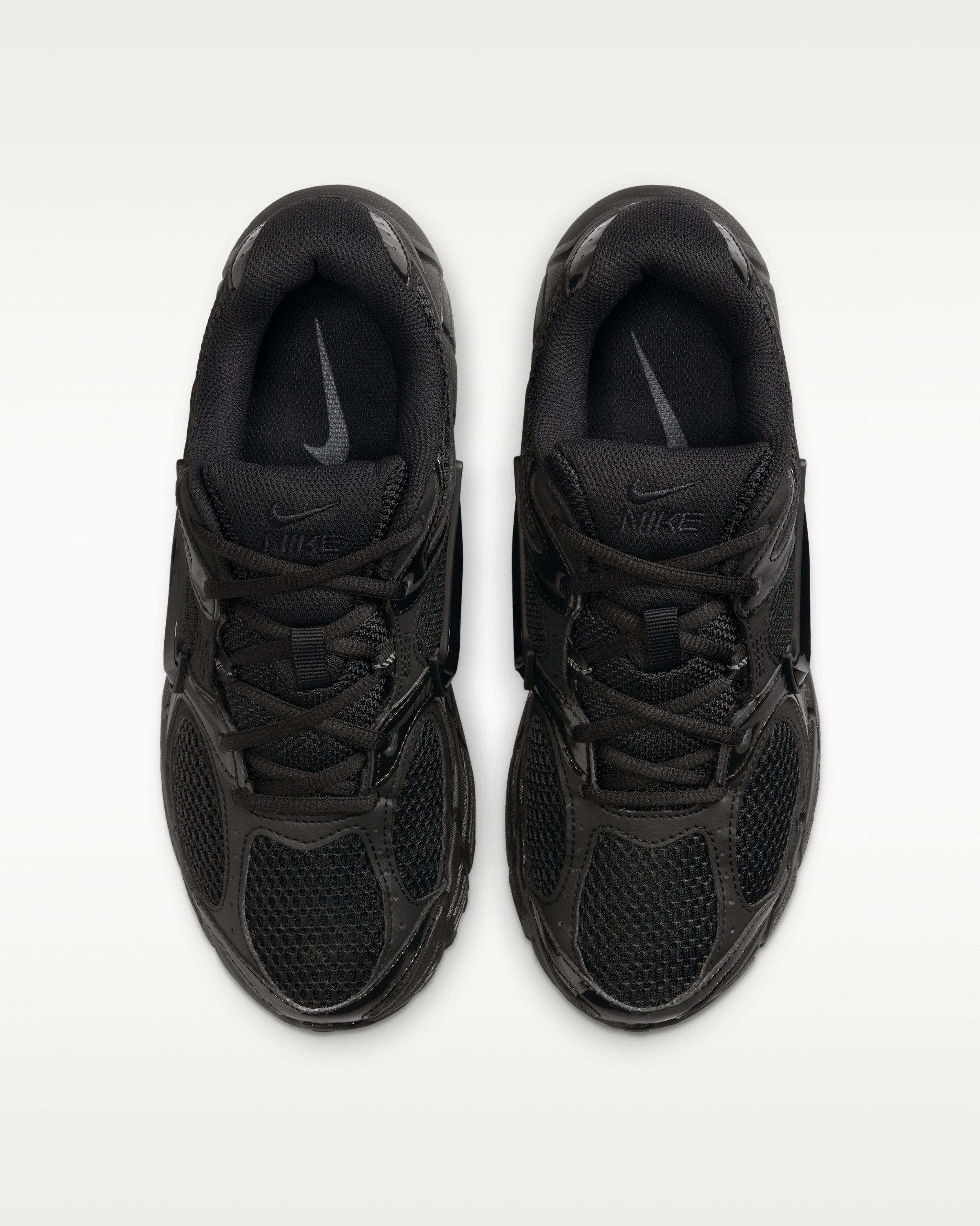 Nike V5 RNR Women's Shoes with Reflective Design Accents - Black/Anthracite/Black - View 4
