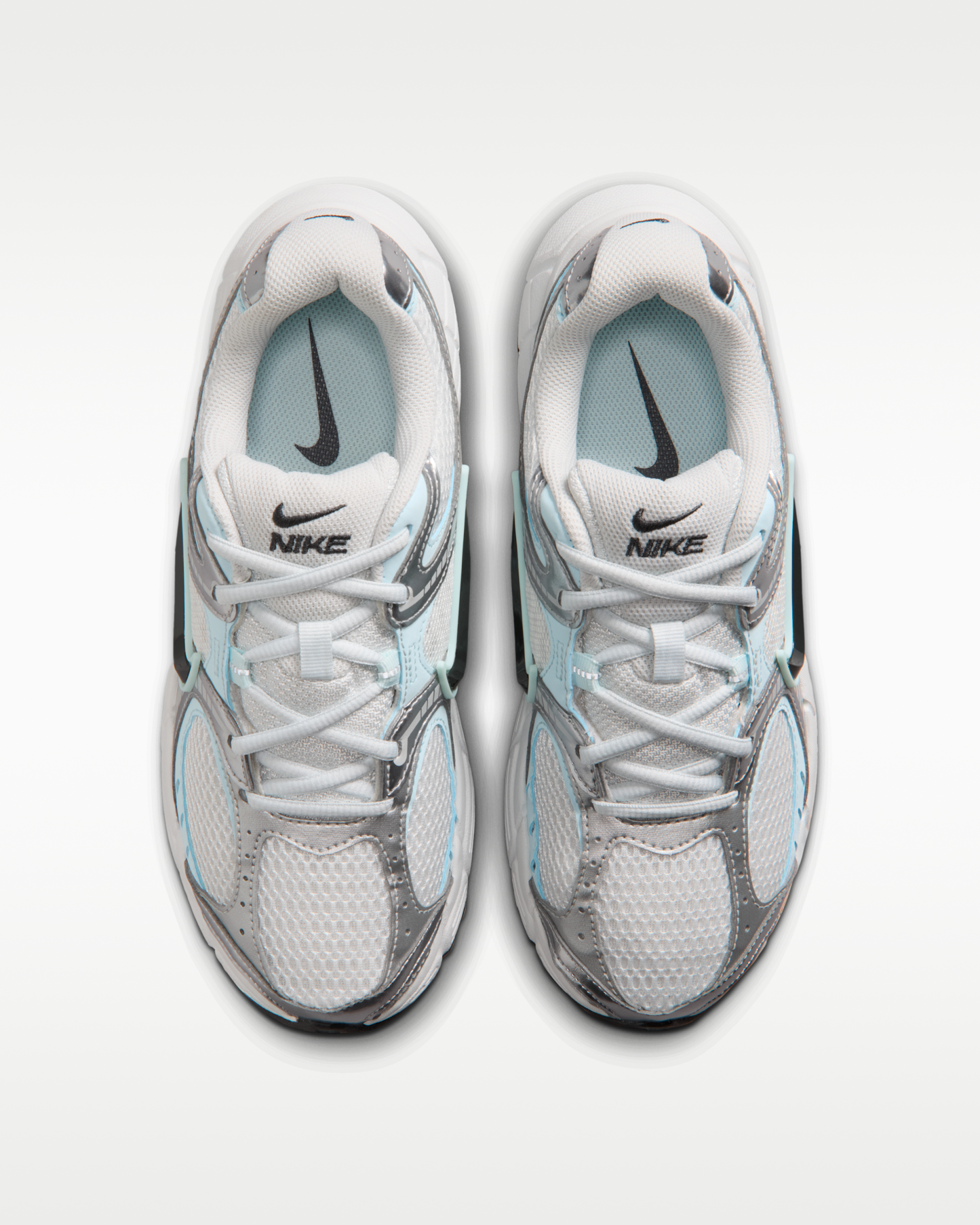 Nike V5 RNR Women's Shoes with Reflective Design Accents - Grey Fog/Off-White/Glacier Blue/Anthracite - View 4